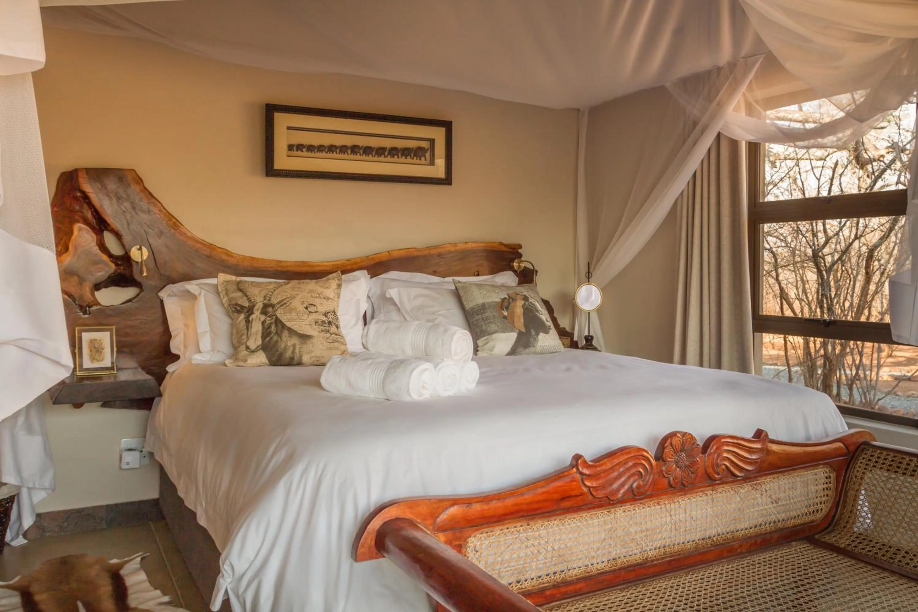 Bed in Ukuthula Bush Lodge