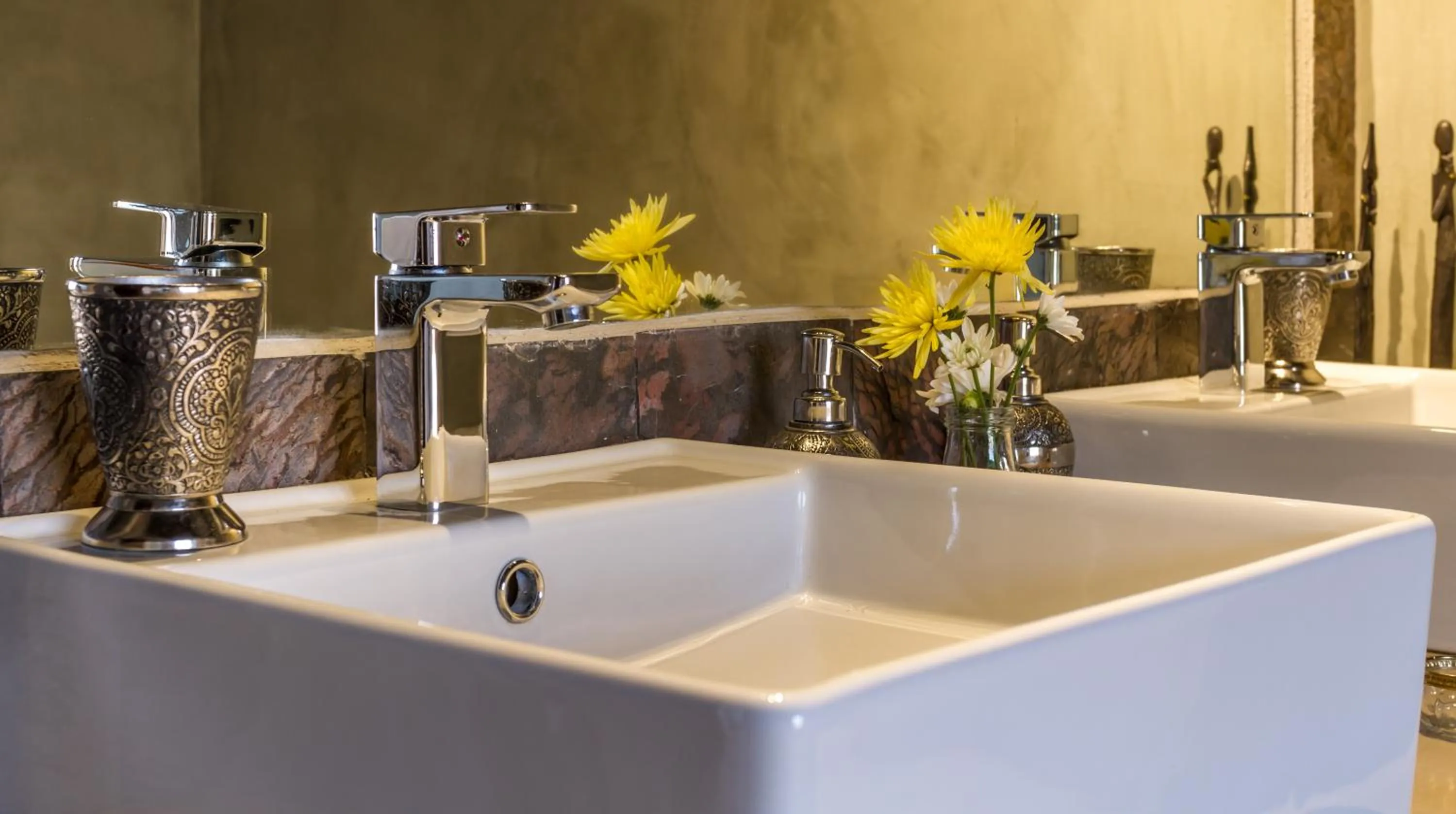 Bathroom in Ukuthula Bush Lodge