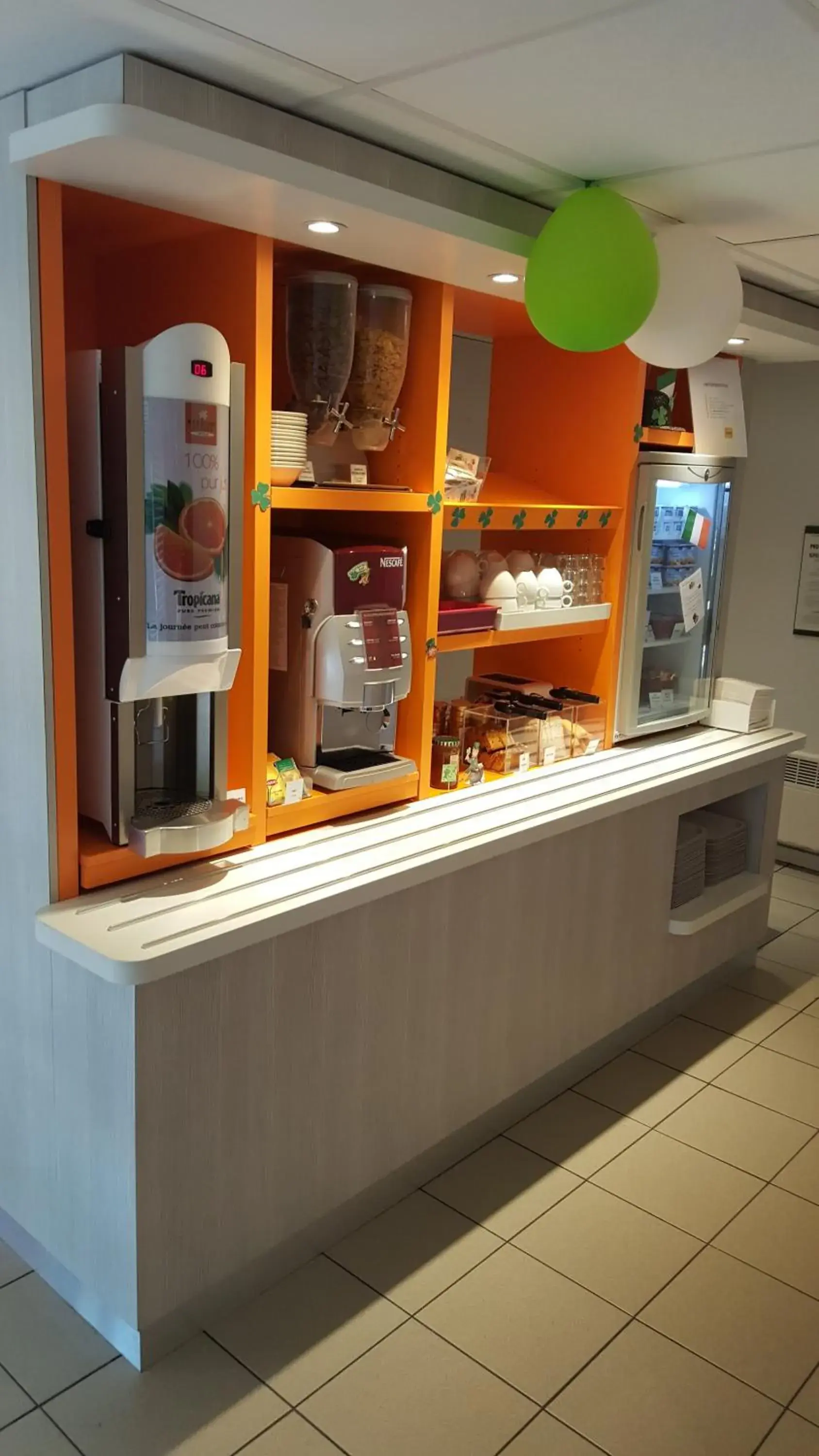 Food and drinks in Premiere Classe Plaisir Food and drinks in Premiere Classe Plaisir