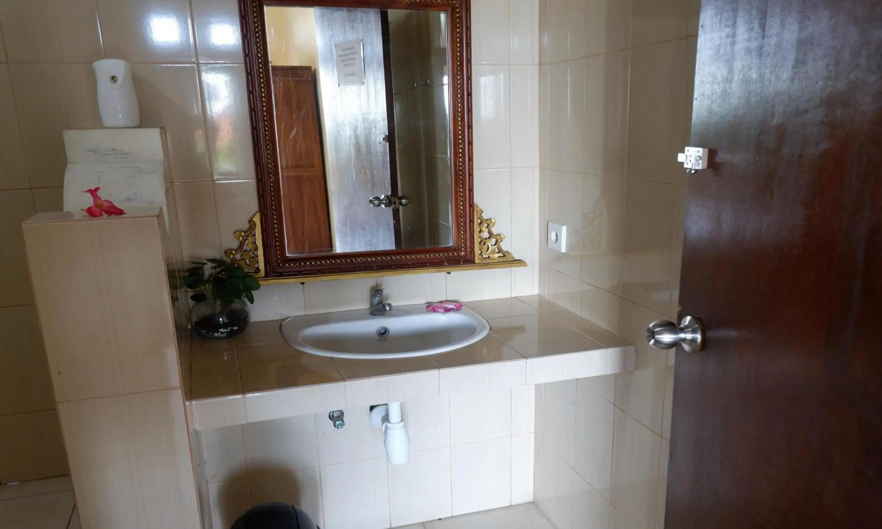 Bathroom in Danasari Homestay