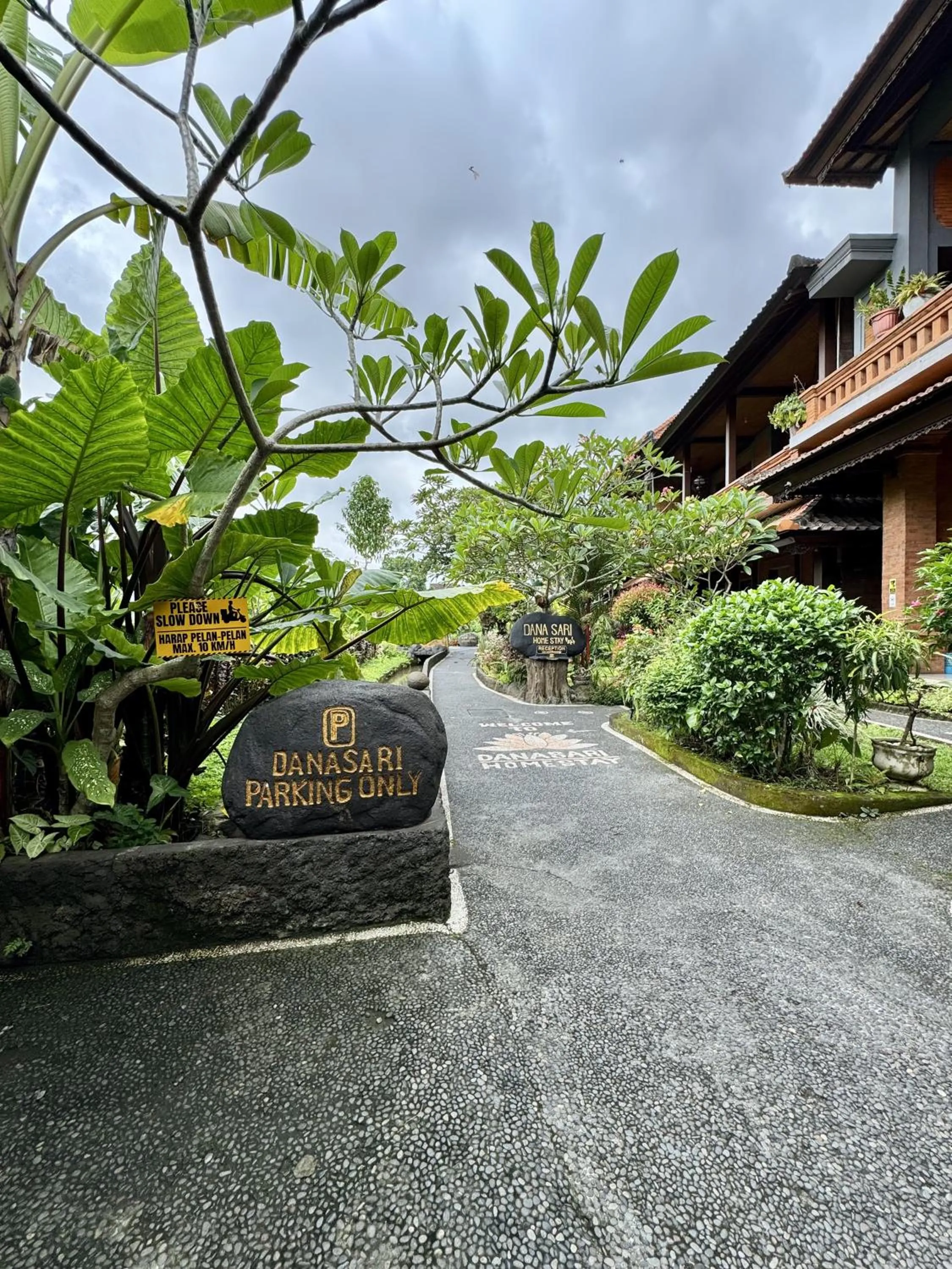 Parking in Danasari Homestay