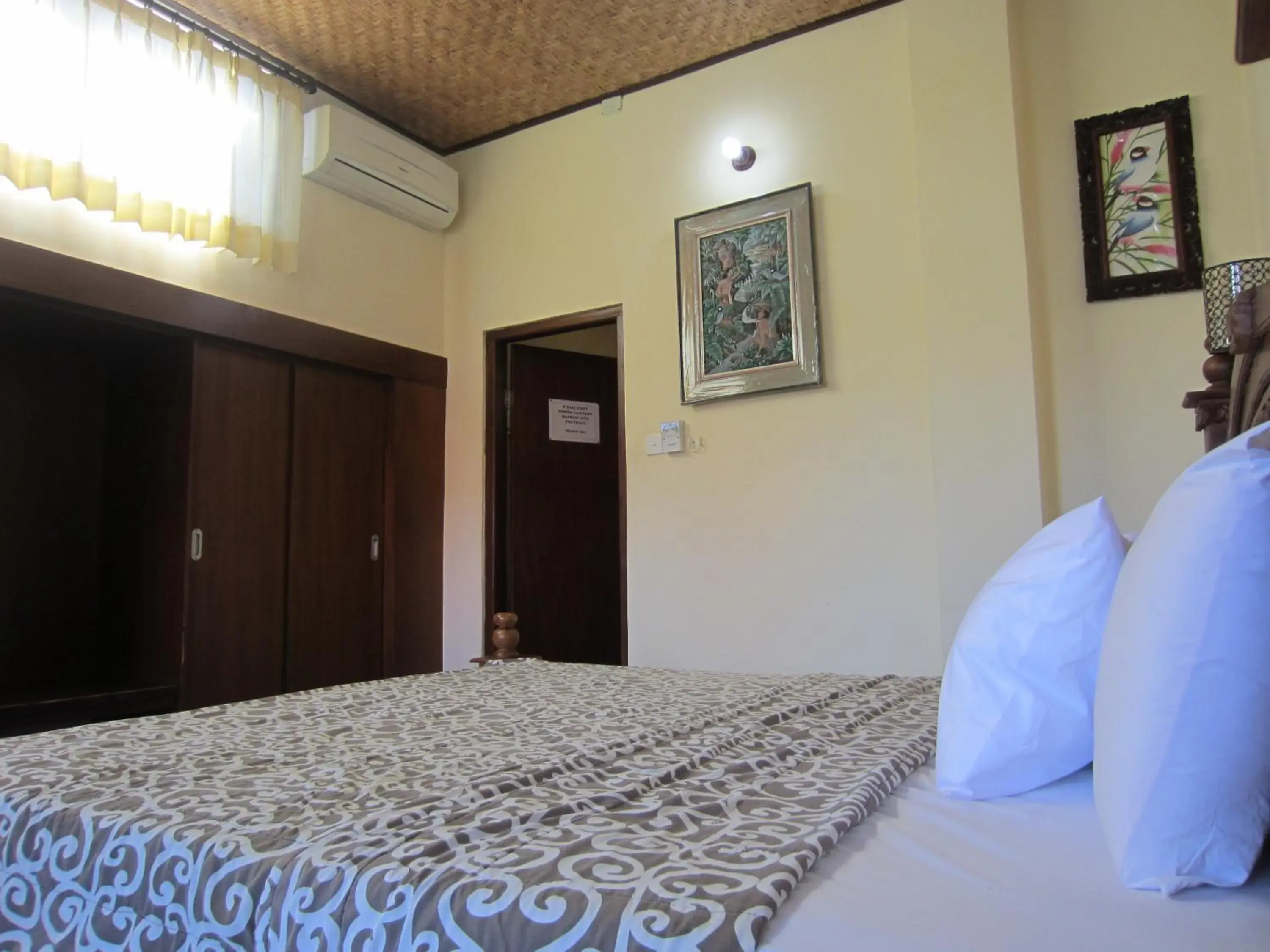 Superior Double Room - single occupancy in Danasari Homestay