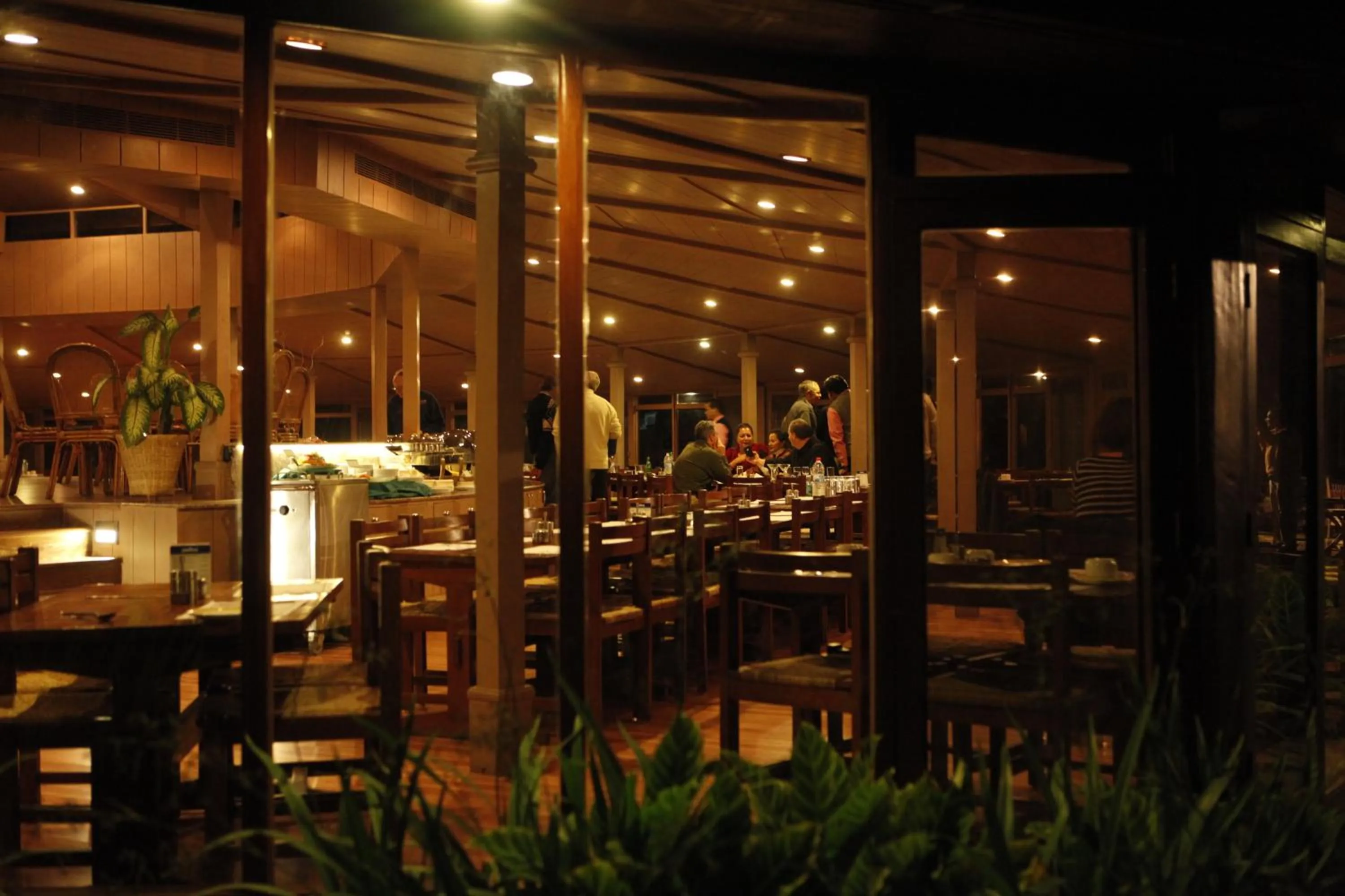 Restaurant/places to eat in Fish Tail Lodge