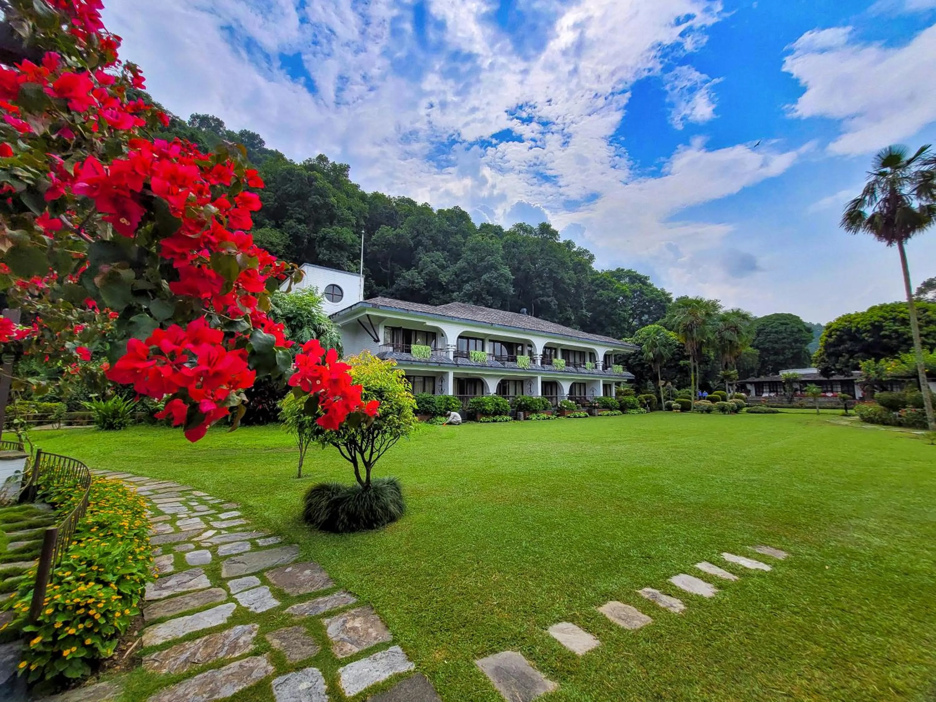 Day in Fish Tail Lodge