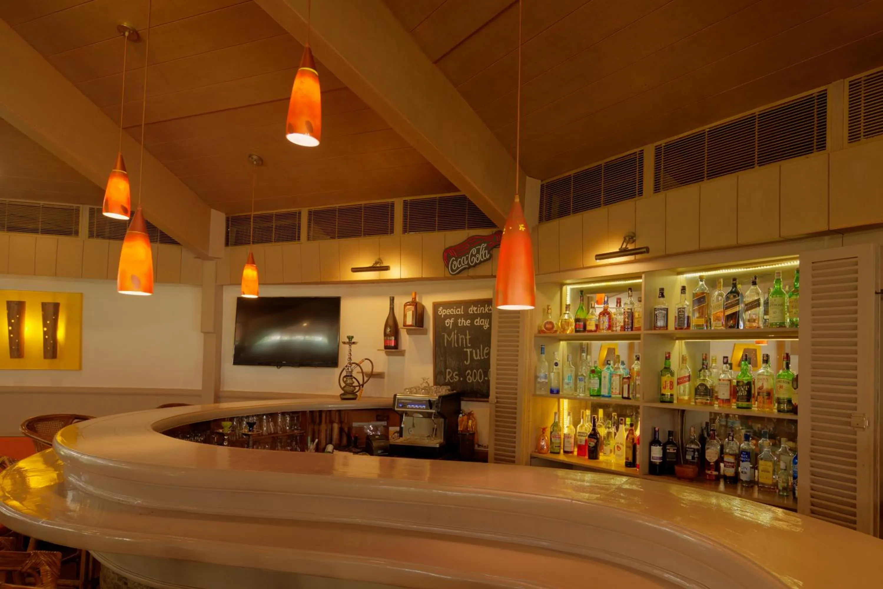Lounge or bar in Fish Tail Lodge
