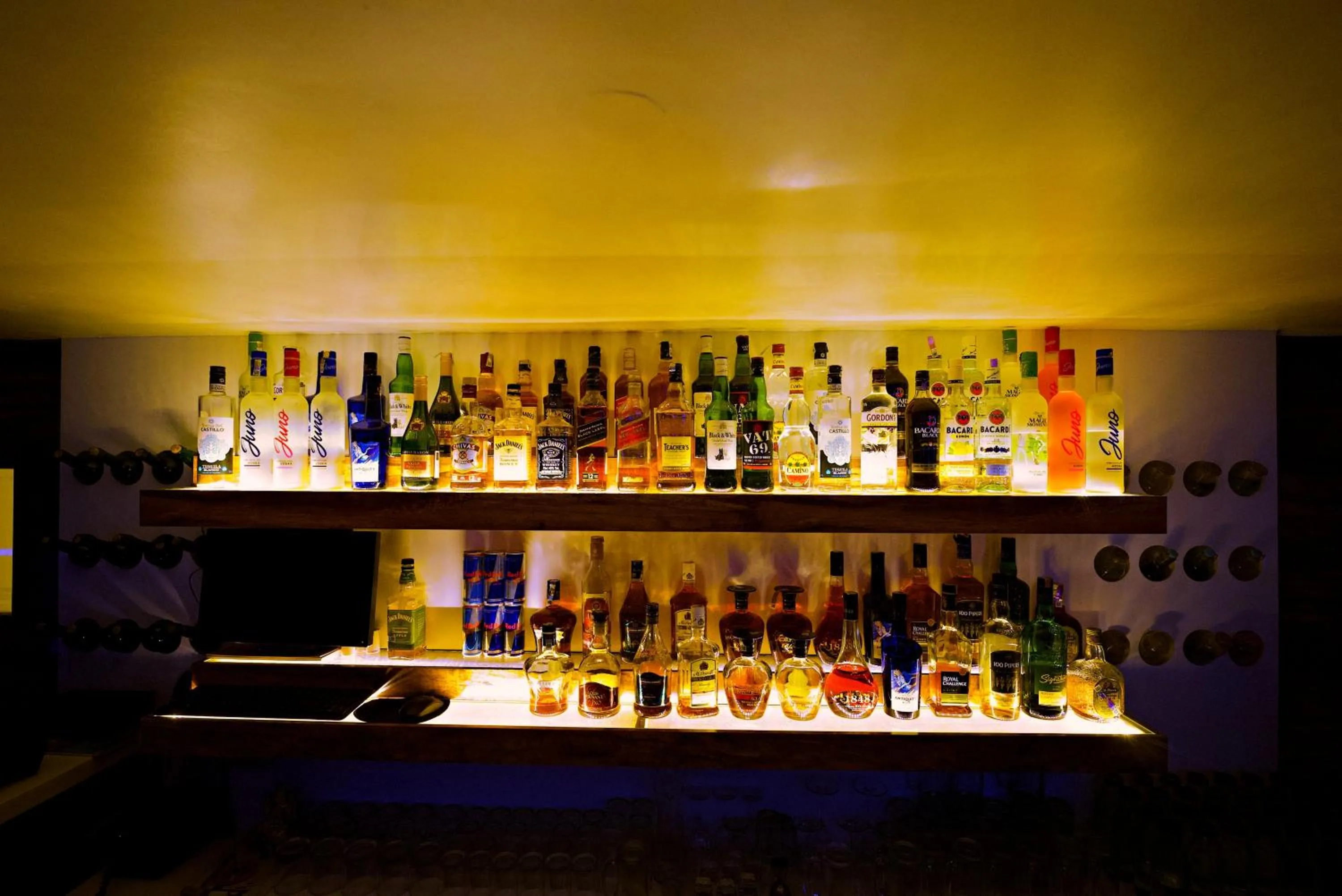 Lounge or bar in La Woods Hotel