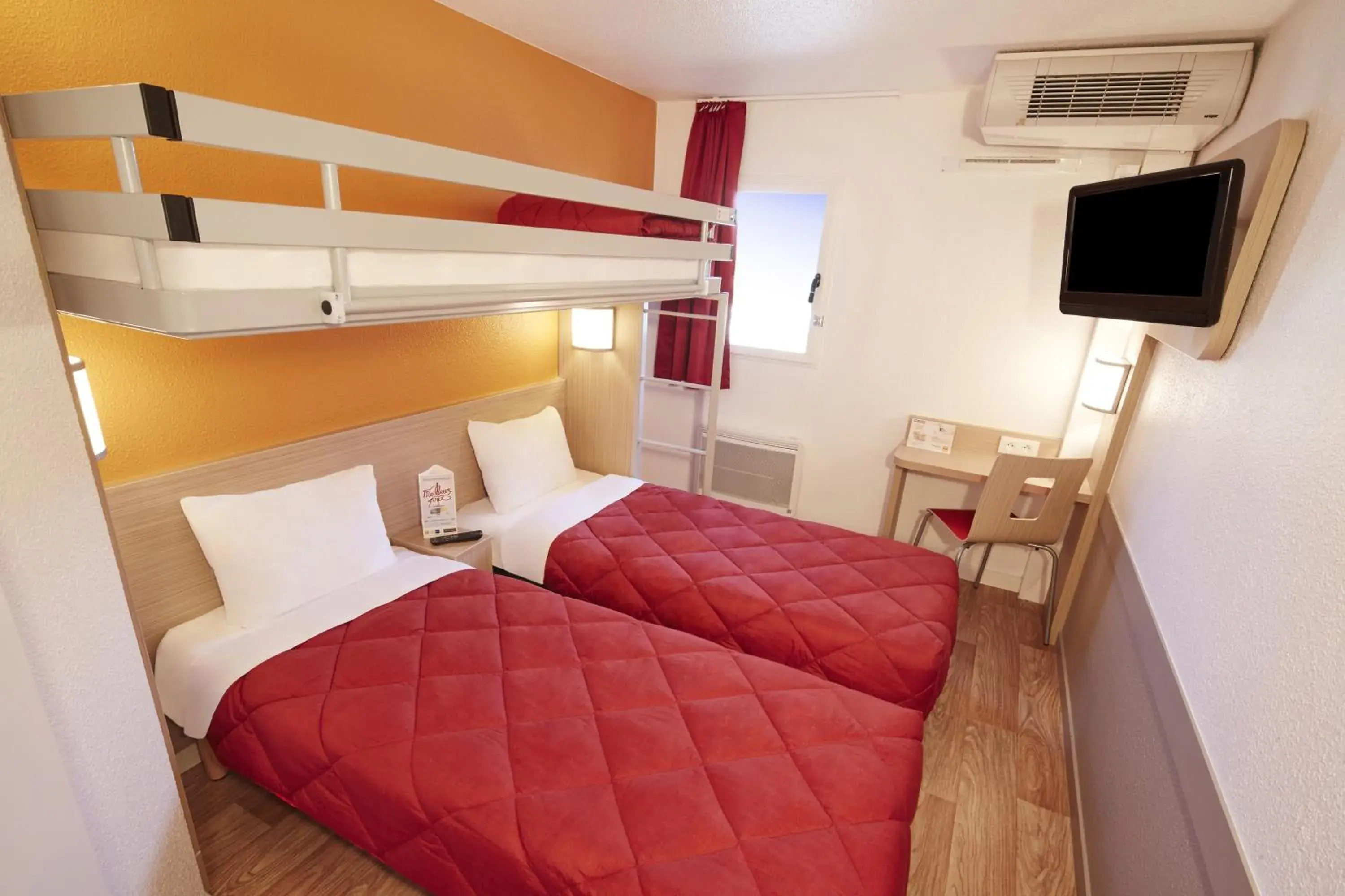 Bedroom, Bed in Premiere Classe Roissy CDG - Paris Nord 2 - Parc des Expositions Bedroom, Bed in Premiere Classe Roissy CDG - Paris Nord 2 - Parc des Expositions