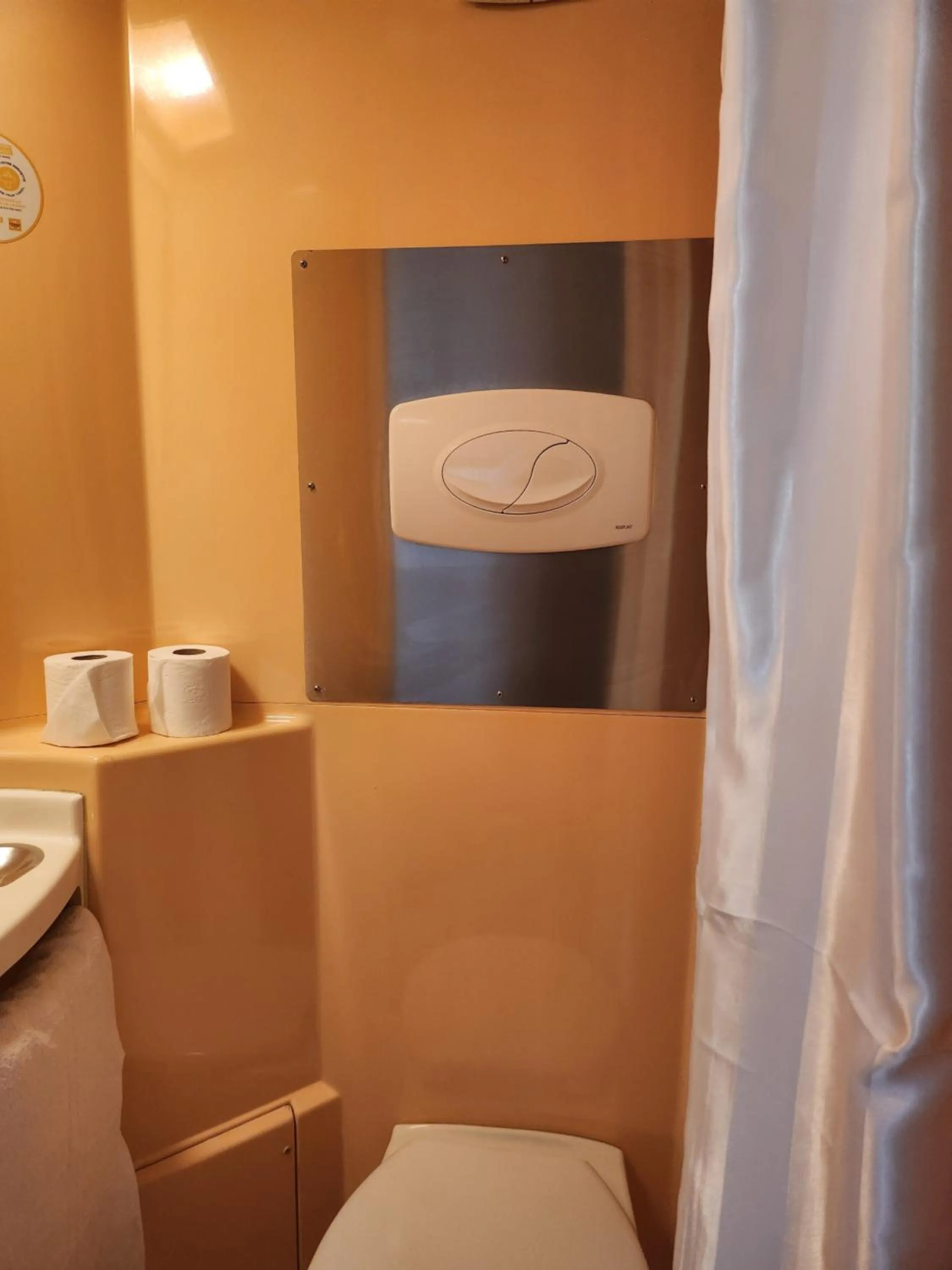 Toilet in Premiere Classe Roissy CDG - Paris Nord 2 - Parc des Expositions