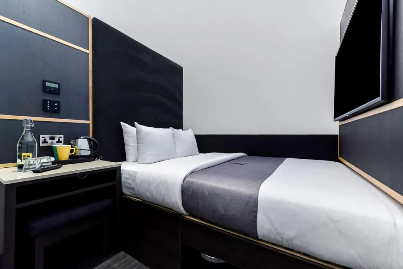 Bed in The Z Hotel Holborn