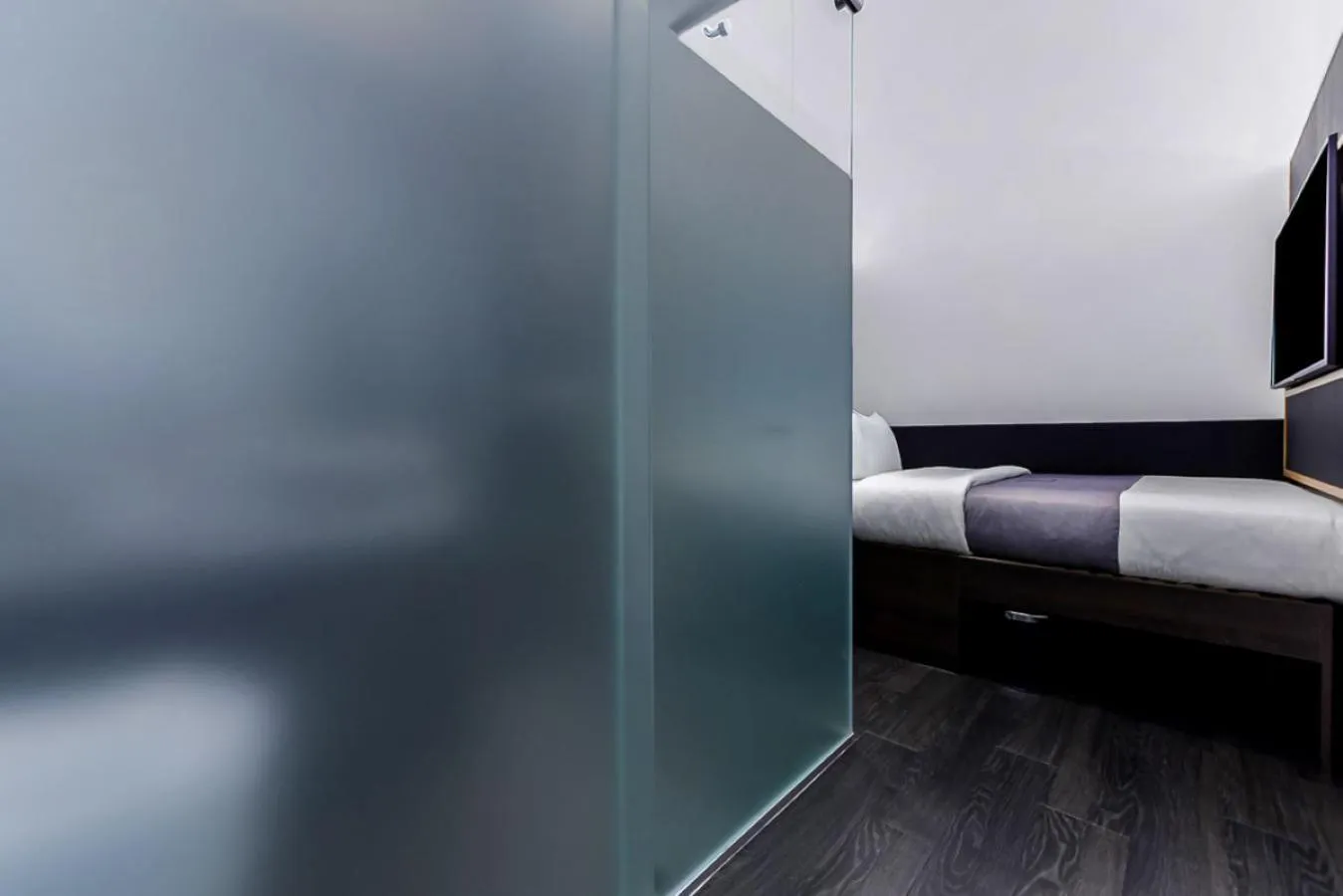 Bedroom, Bed in The Z Hotel Holborn