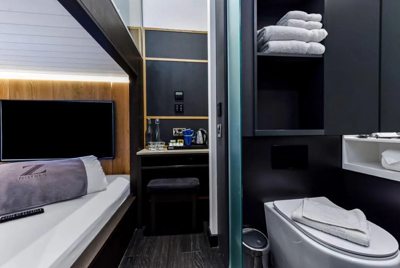 Bathroom, Bed in The Z Hotel Holborn