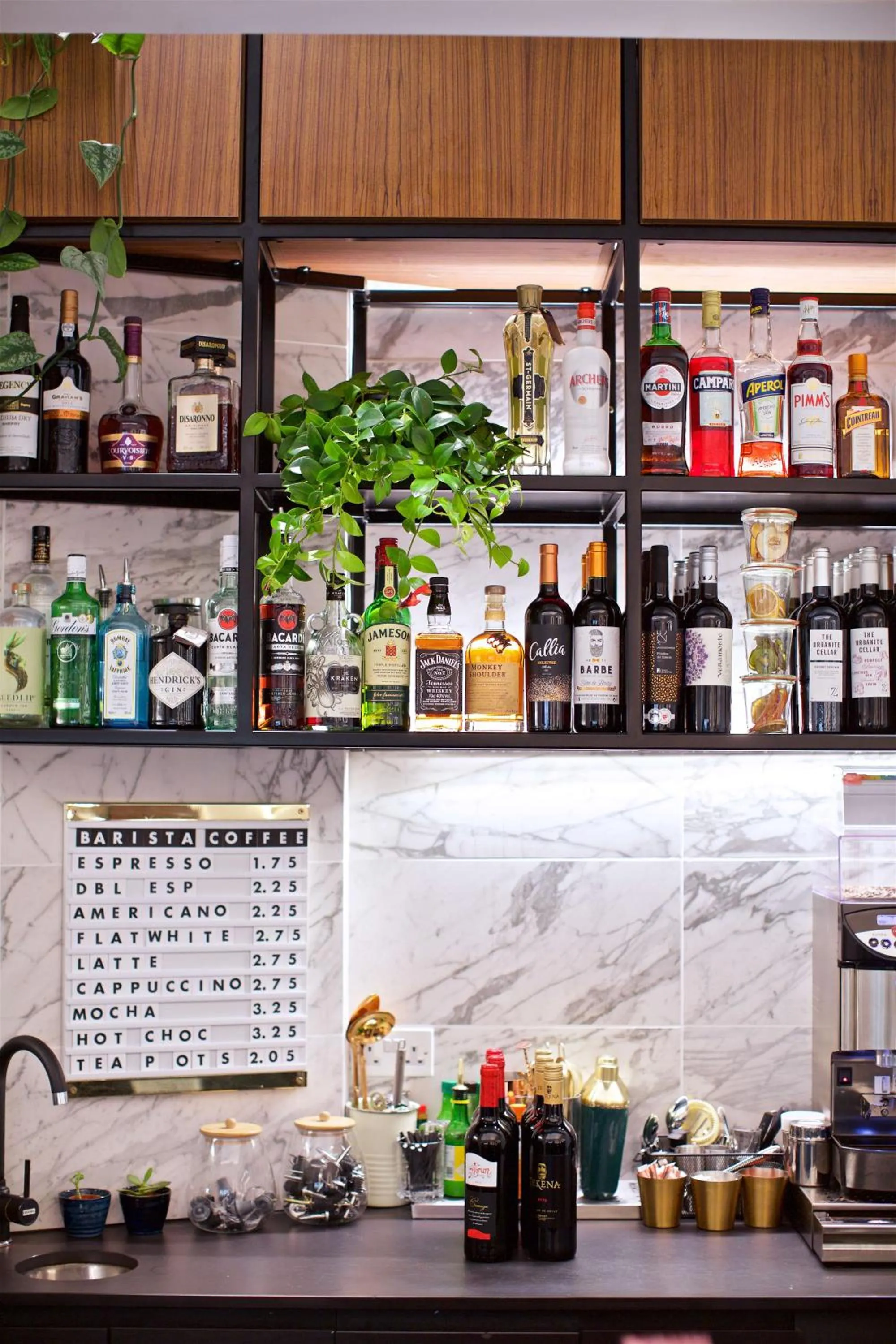 Coffee/tea facilities in The Z Hotel Holborn