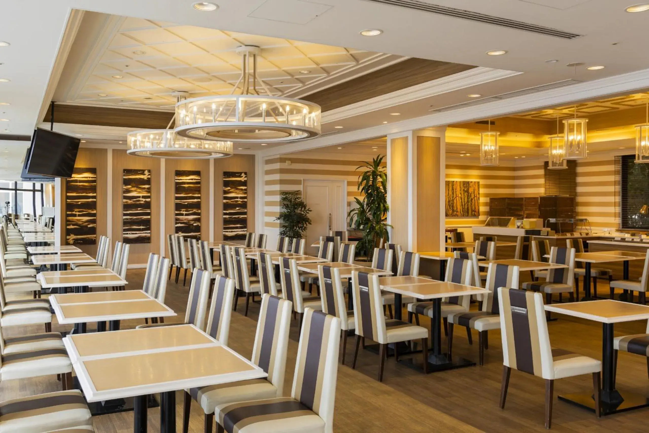 Restaurant/places to eat in Yumihari-no-Oka Hotel Restaurant/places to eat in Yumihari-no-Oka Hotel