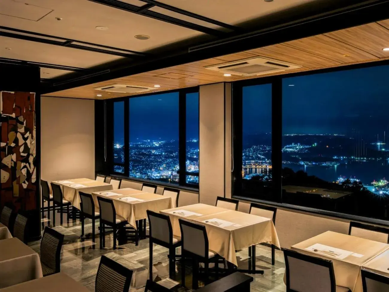 Restaurant/places to eat in Yumihari-no-Oka Hotel Restaurant/places to eat in Yumihari-no-Oka Hotel