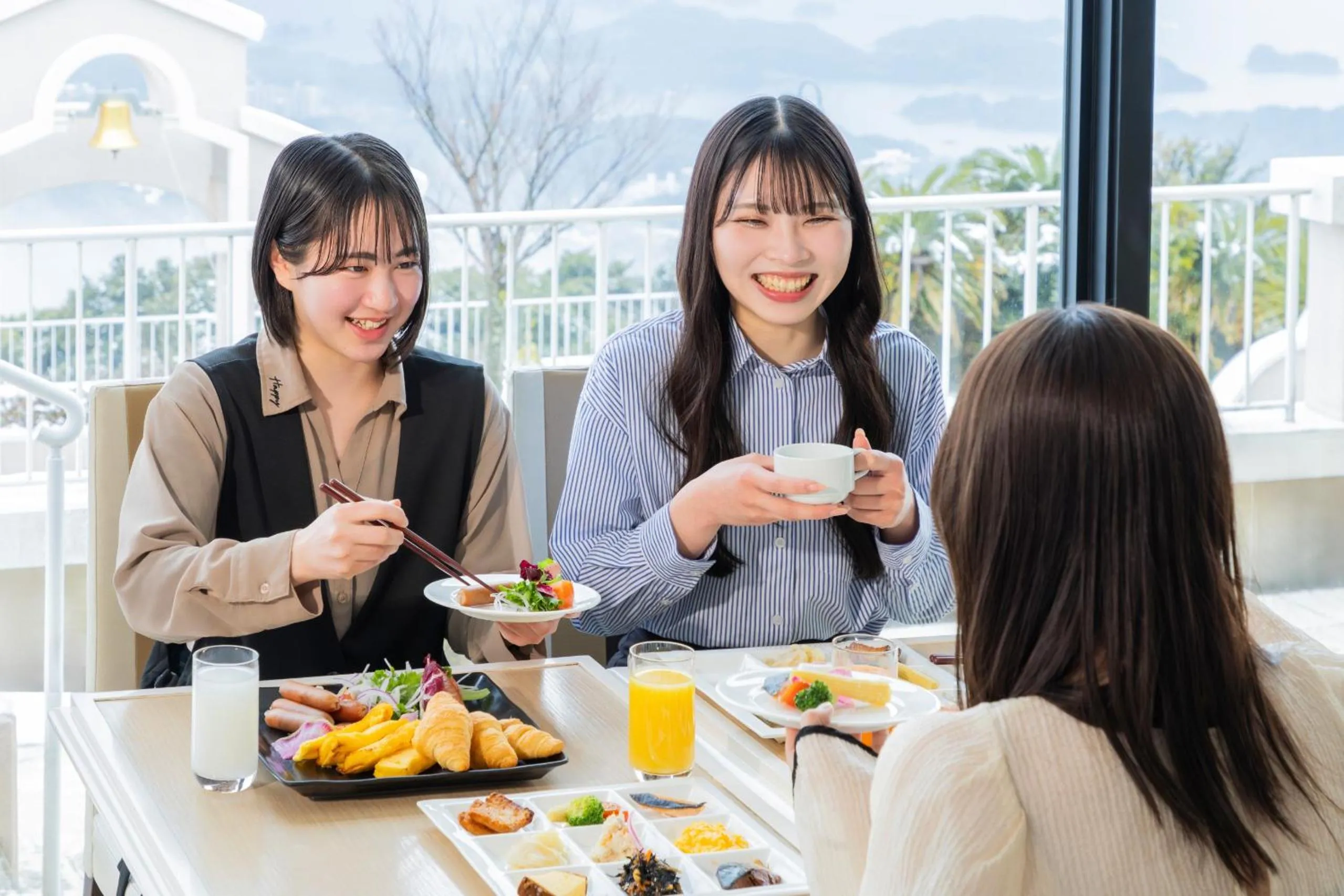 Restaurant/places to eat in Yumihari-no-Oka Hotel