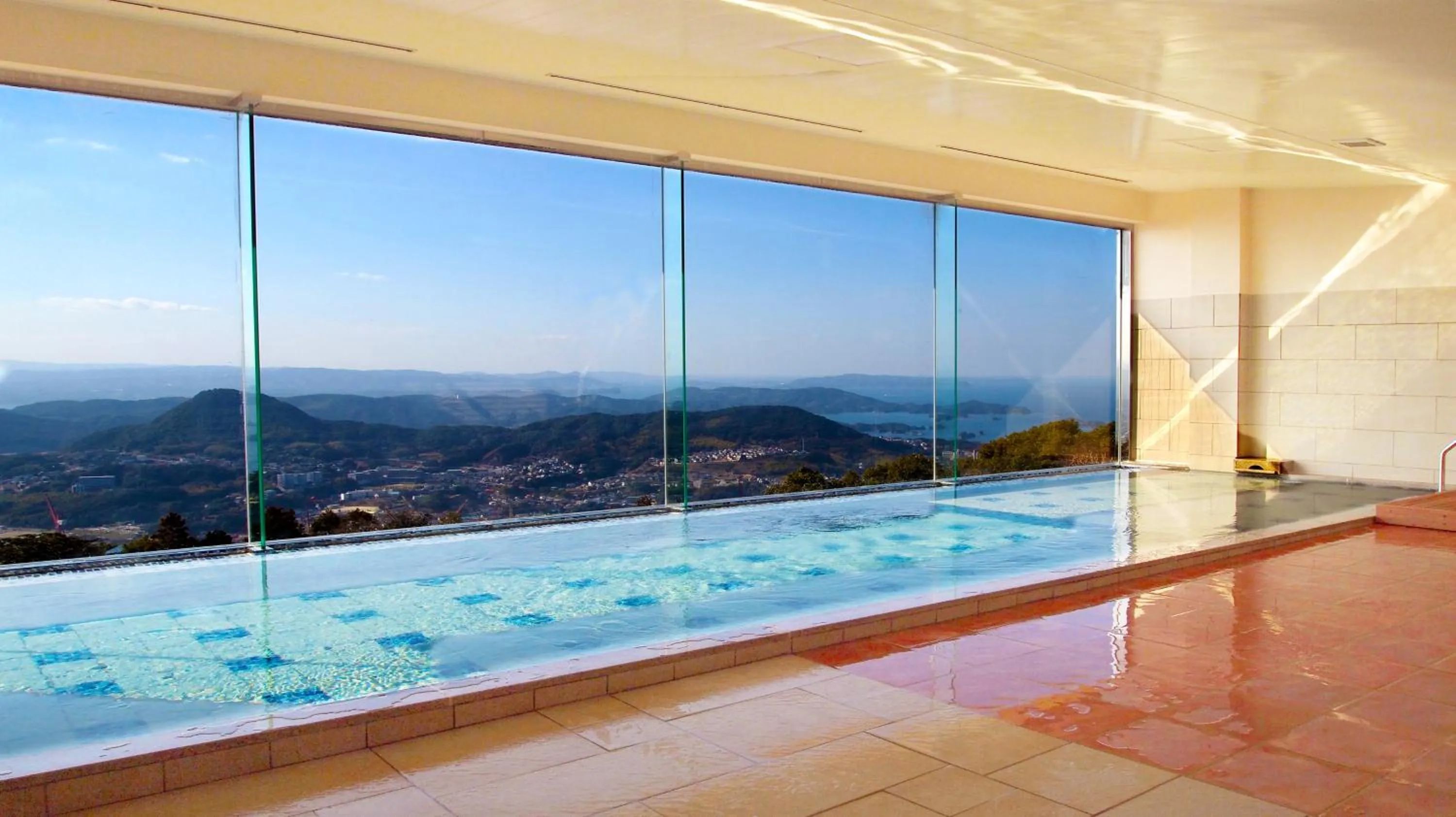 Hot Spring Bath in Yumihari-no-Oka Hotel