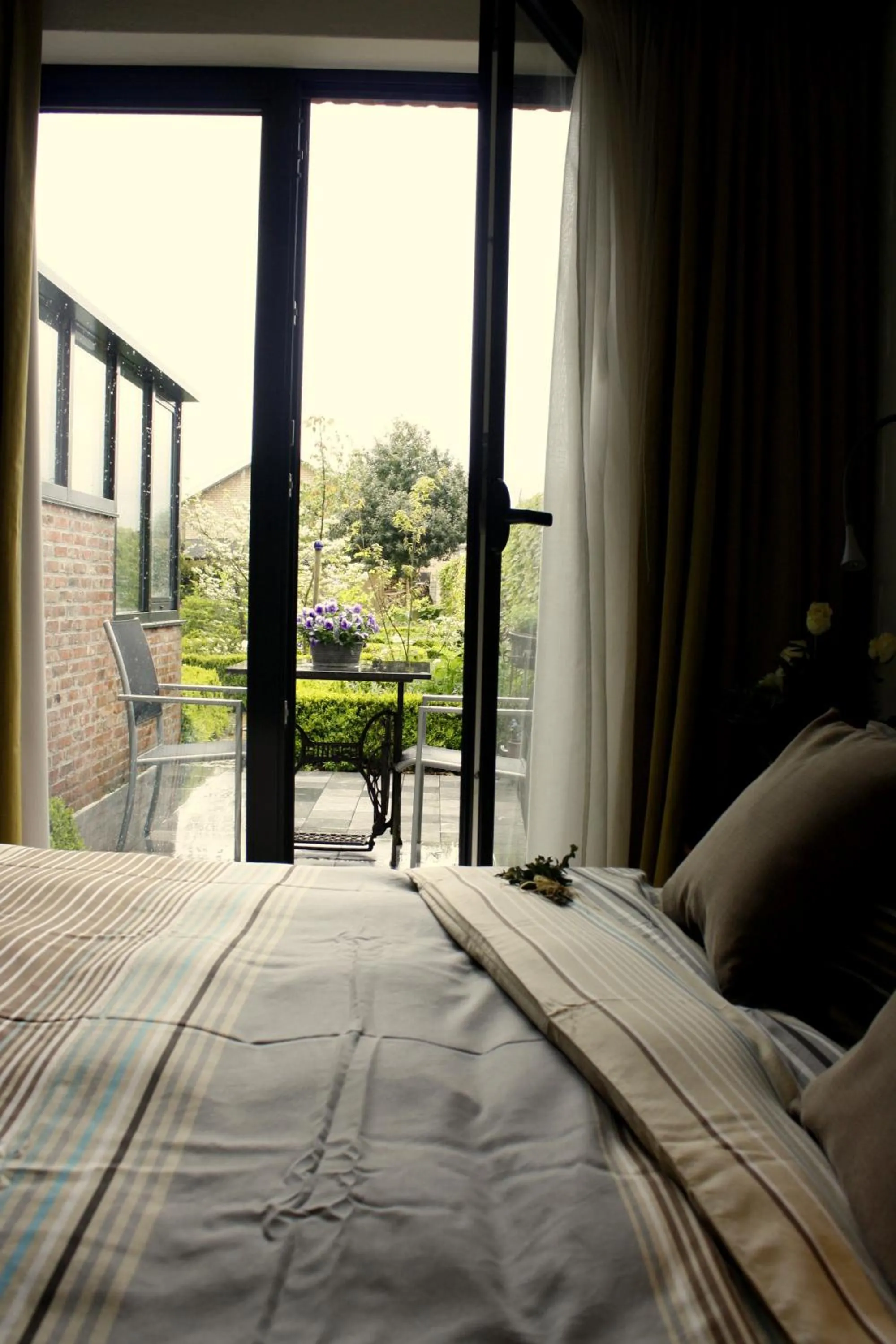 View (from property/room), Bed in B&B De Kastanjeboom