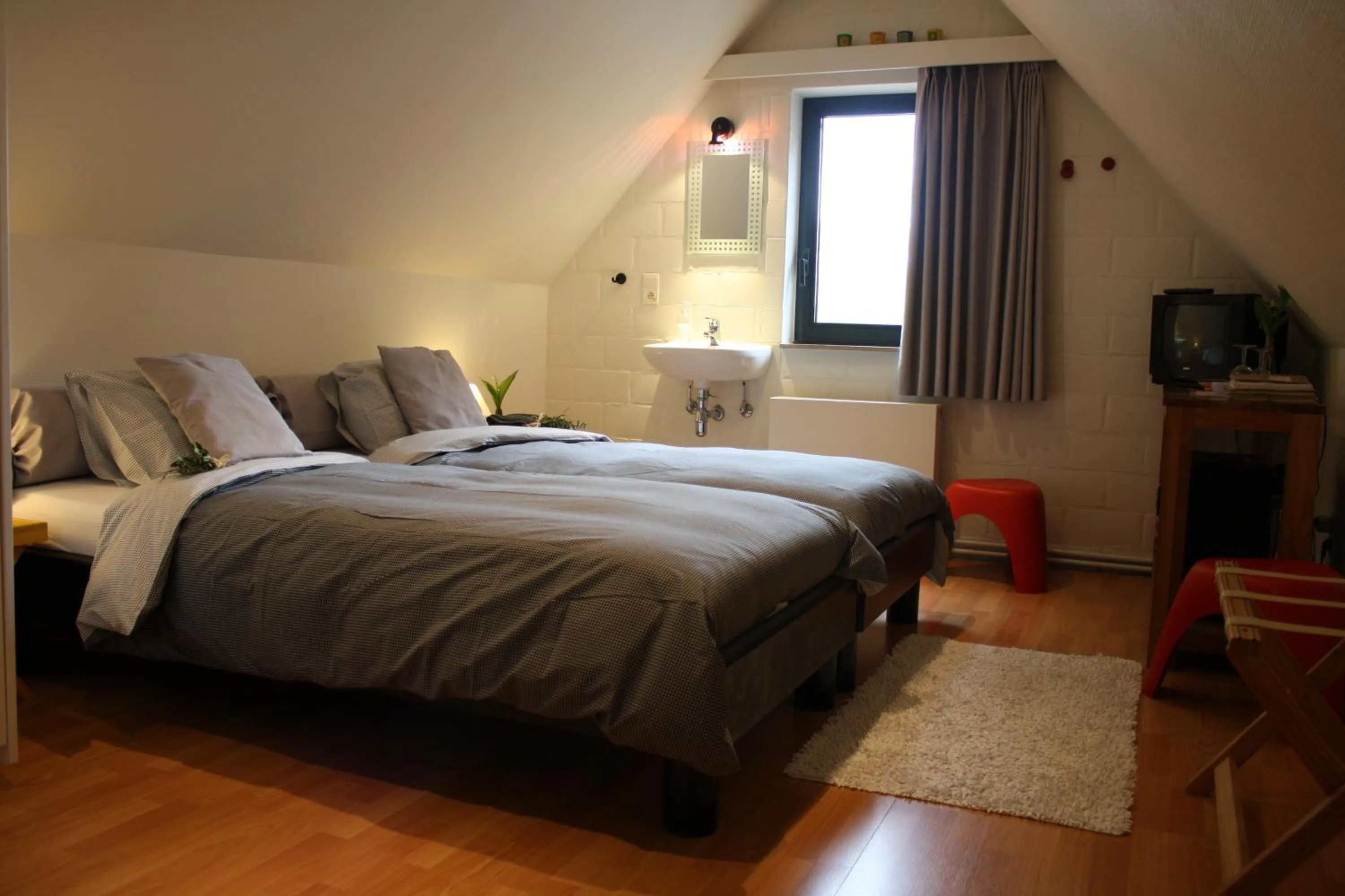 Photo of the whole room, Bed in B&B De Kastanjeboom