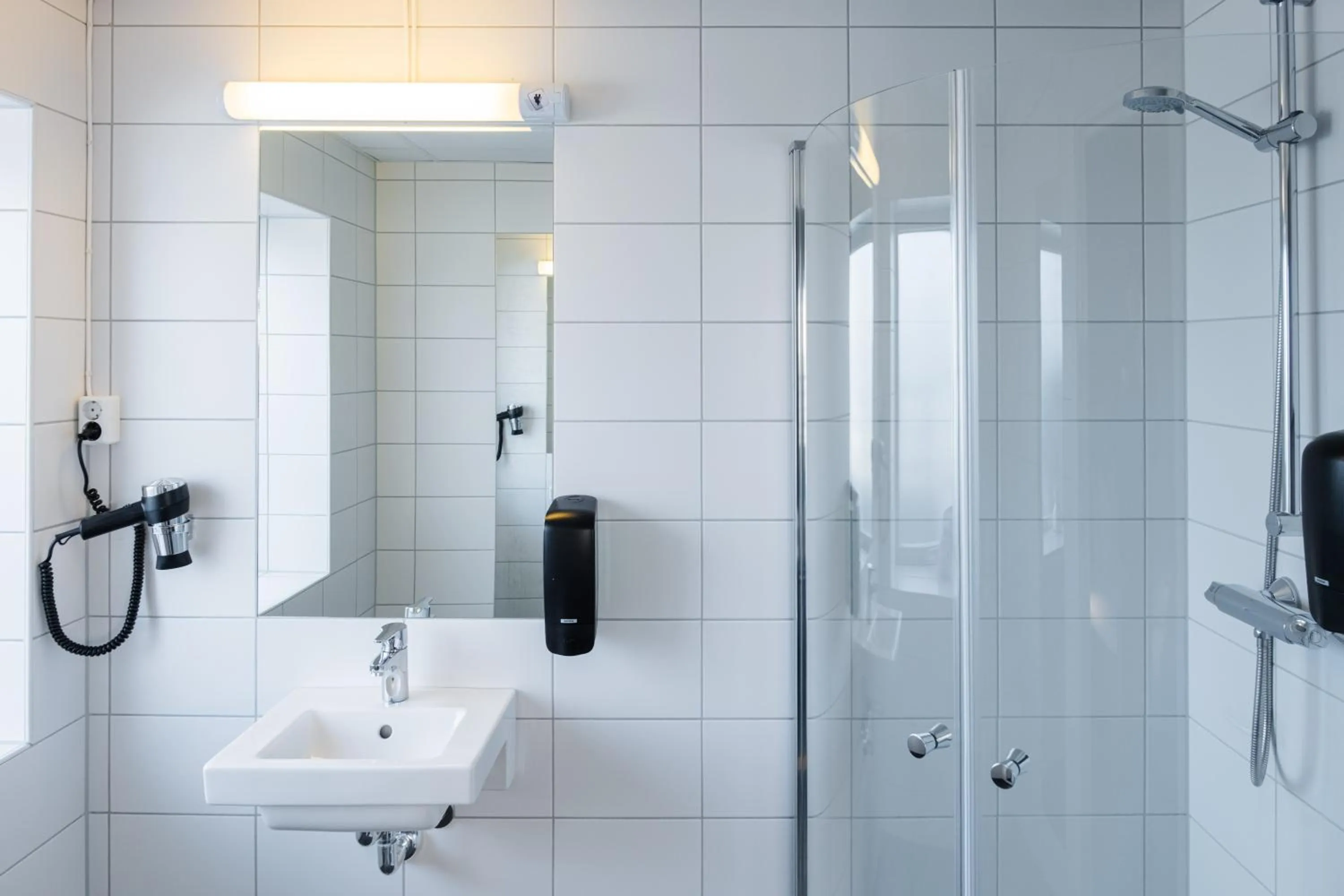 Shower in Citybox Oslo