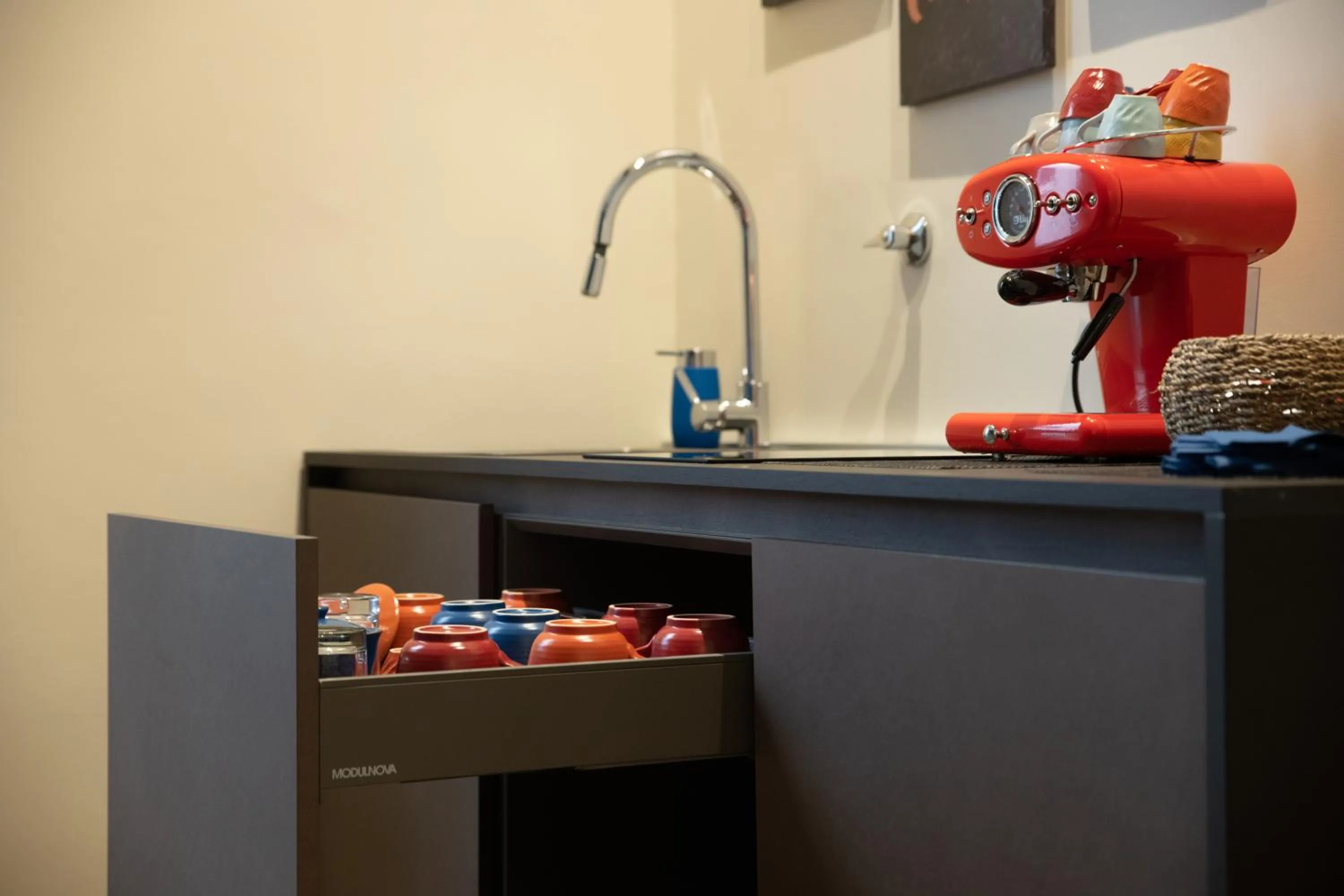 Coffee/tea facilities in BEIGE ET BLE' GuestHouse