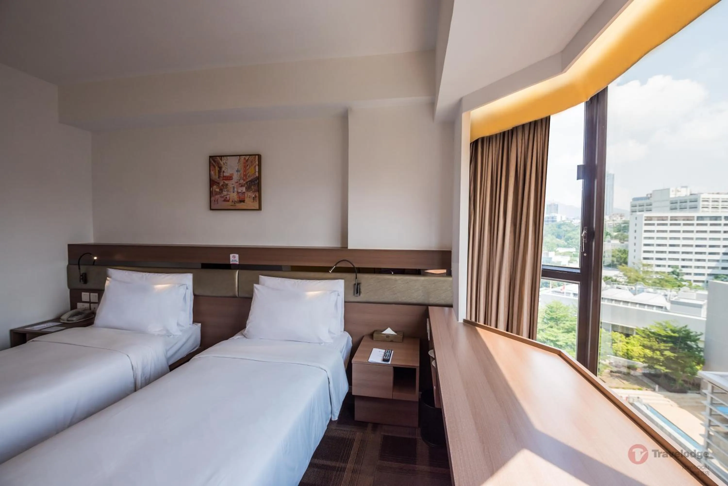 Bedroom, Bed in Travelodge Kowloon