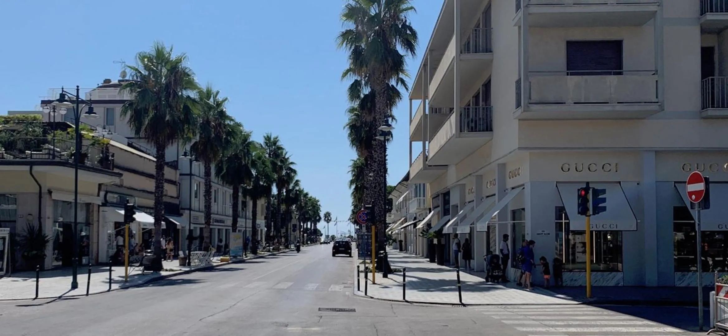 Shopping Area in Villa Allende in Forte dei Marmi