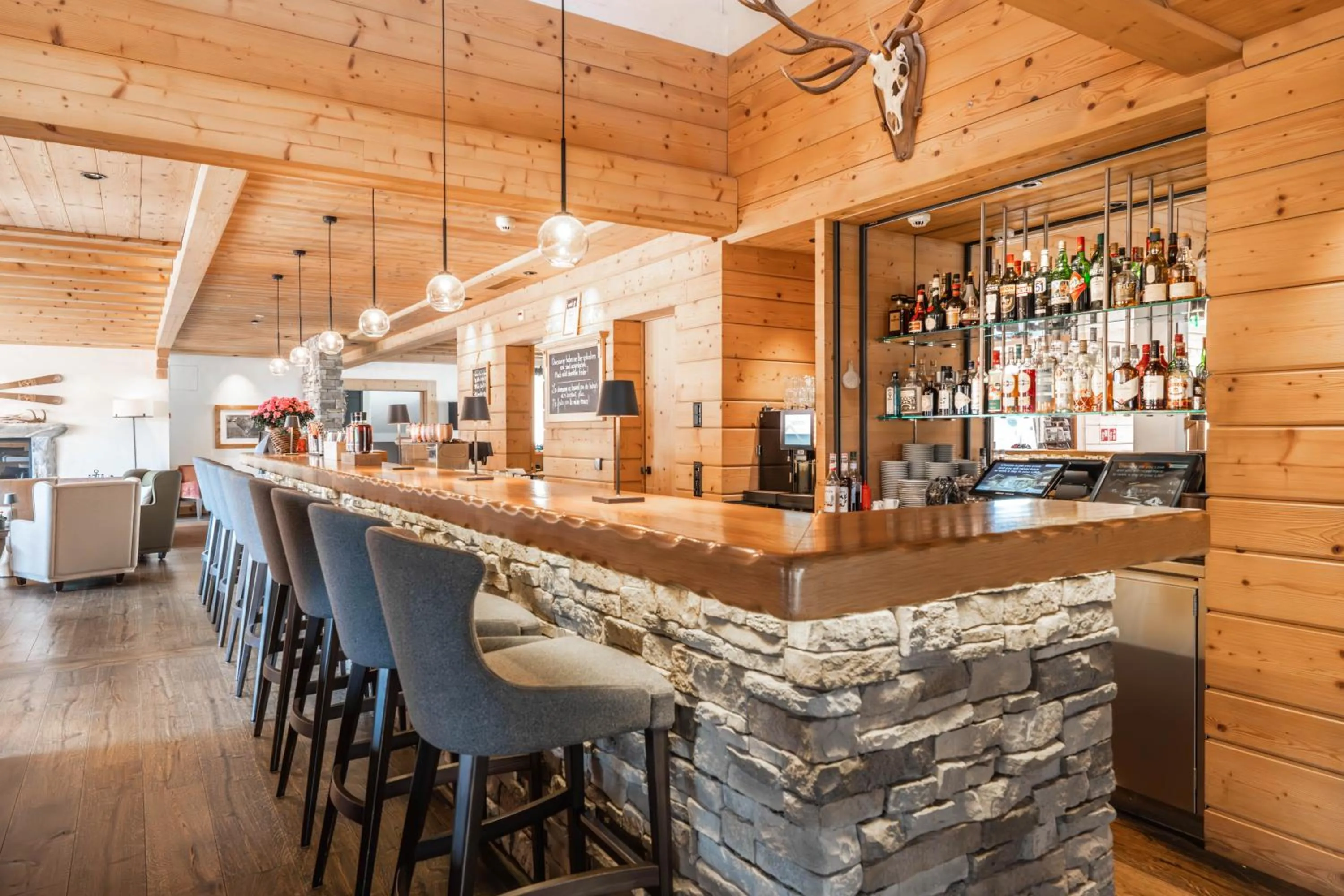 Lounge or bar in Hotel Spitzhorn Superieur