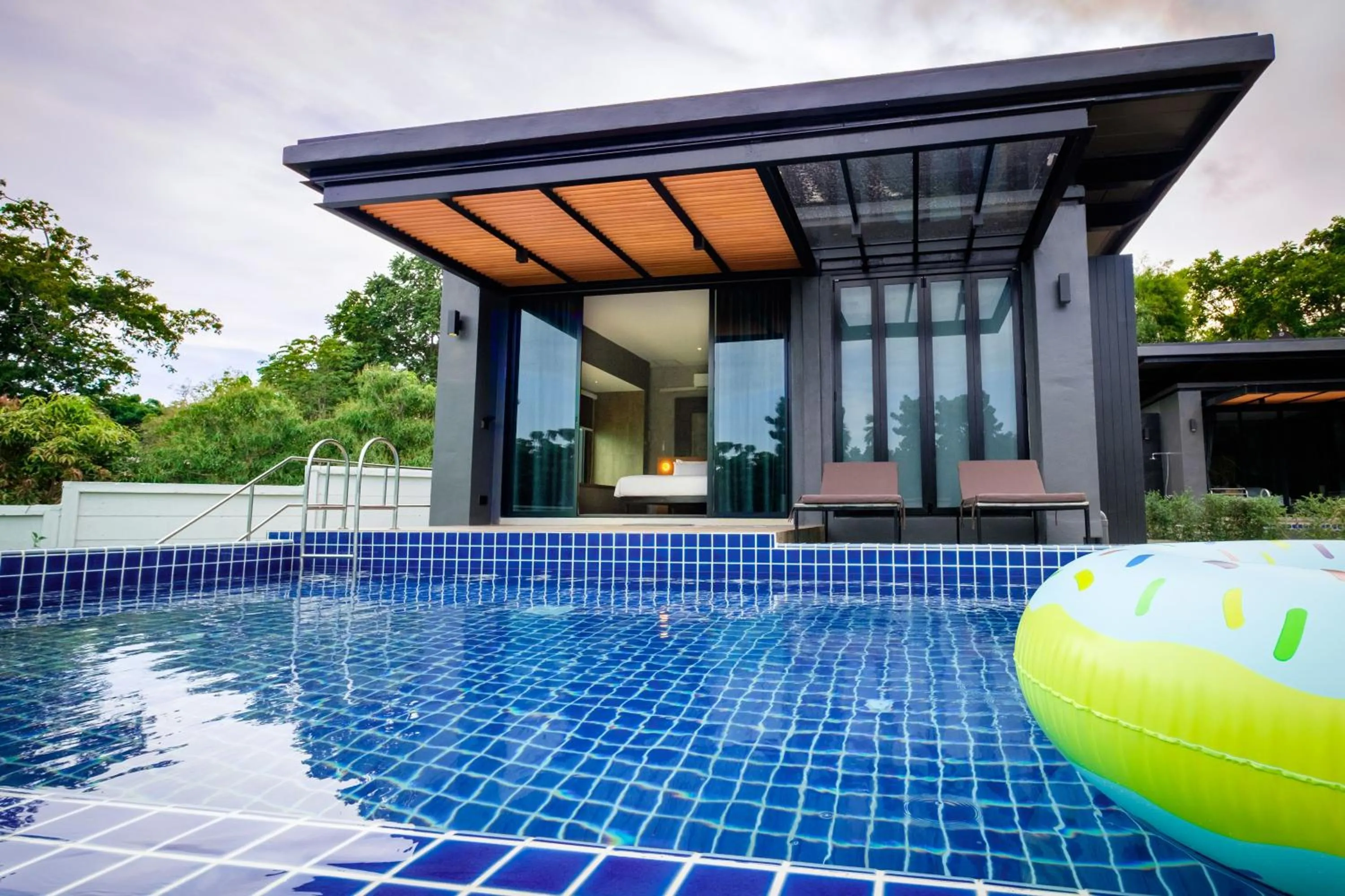 Day in Sunshine Paradise Resort