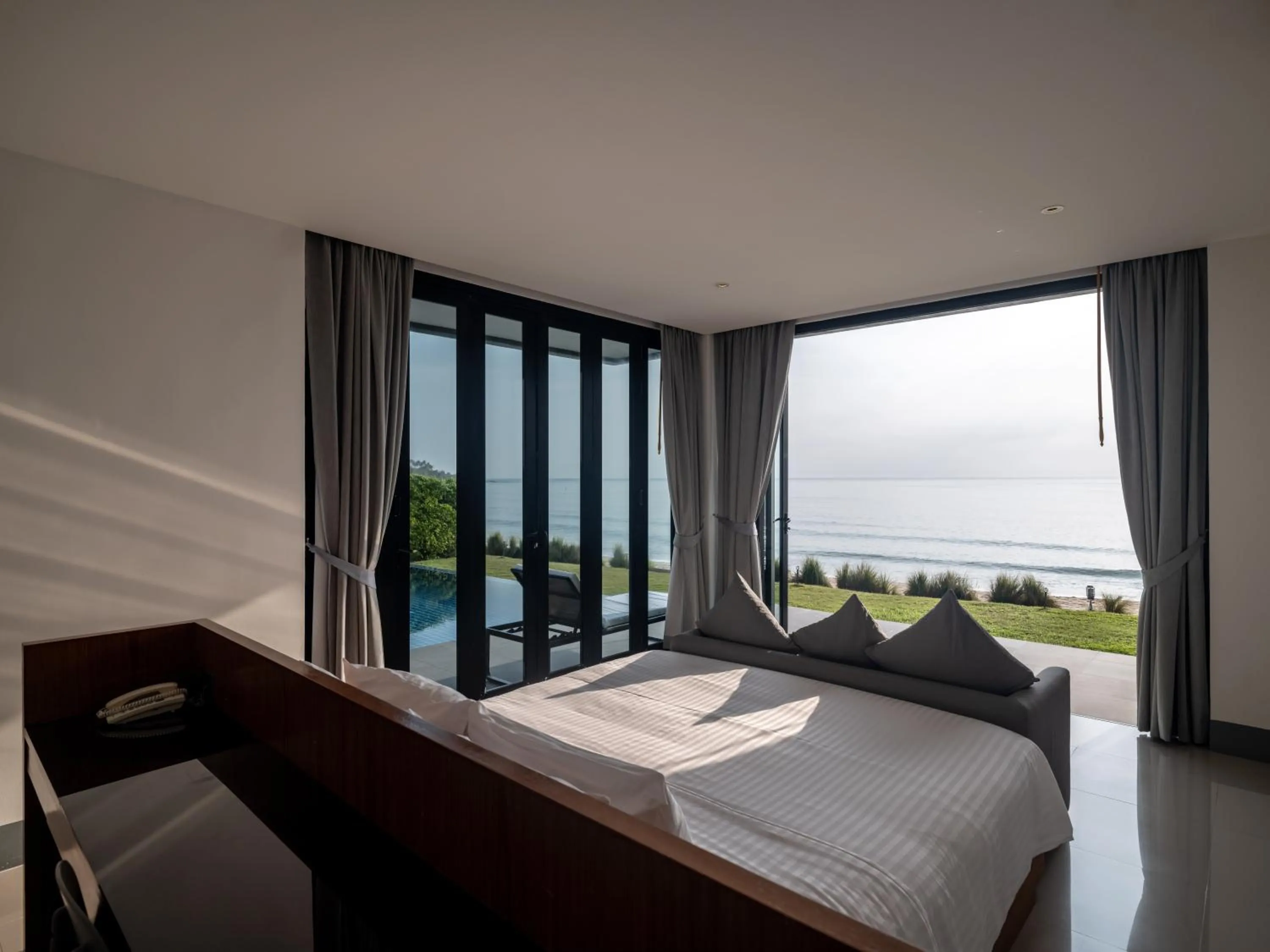 Bed in Sunshine Paradise Resort