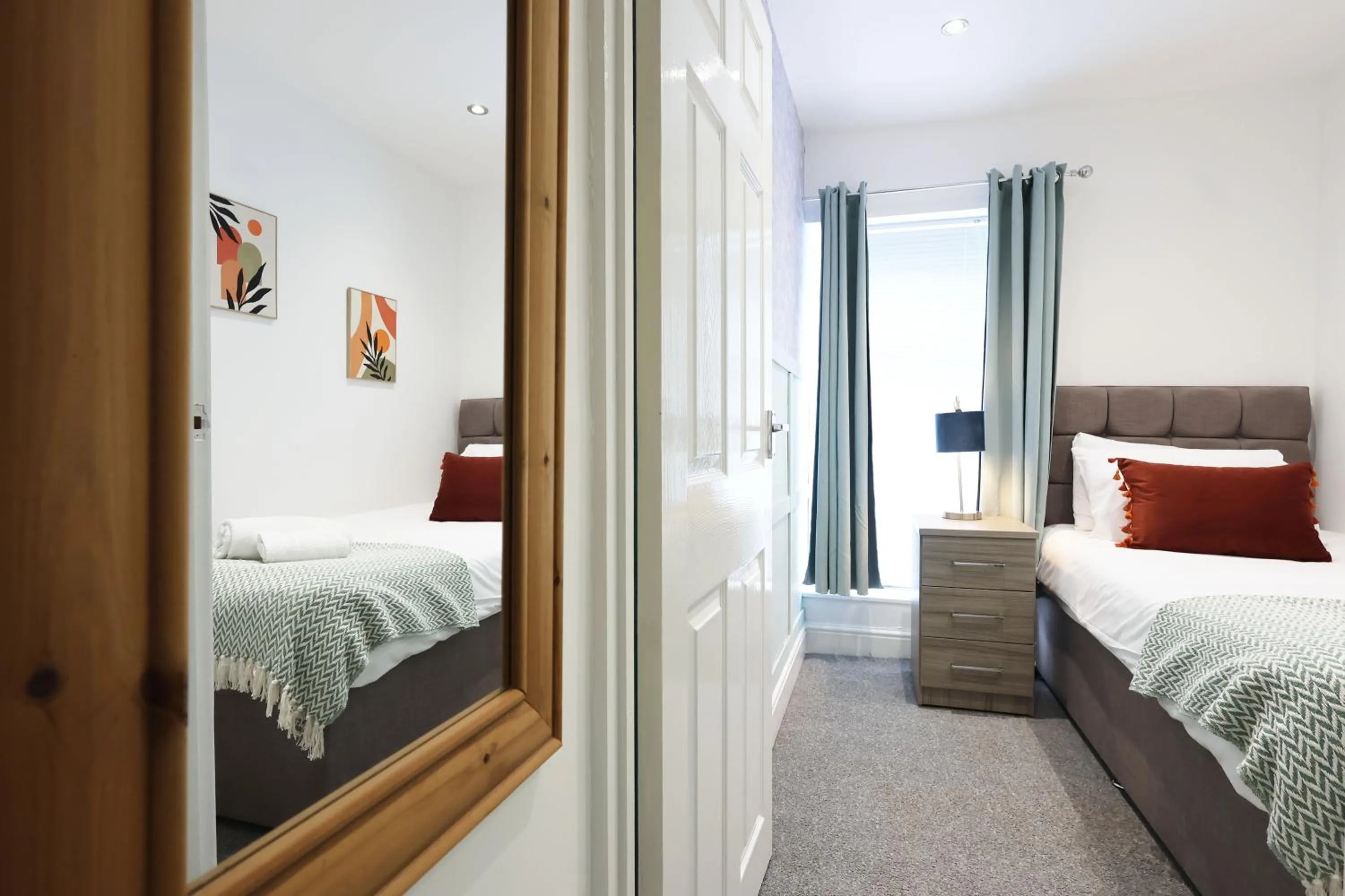 Photo of the whole room, Bed in Contractor Stay - Deck - TVs in Every Room
