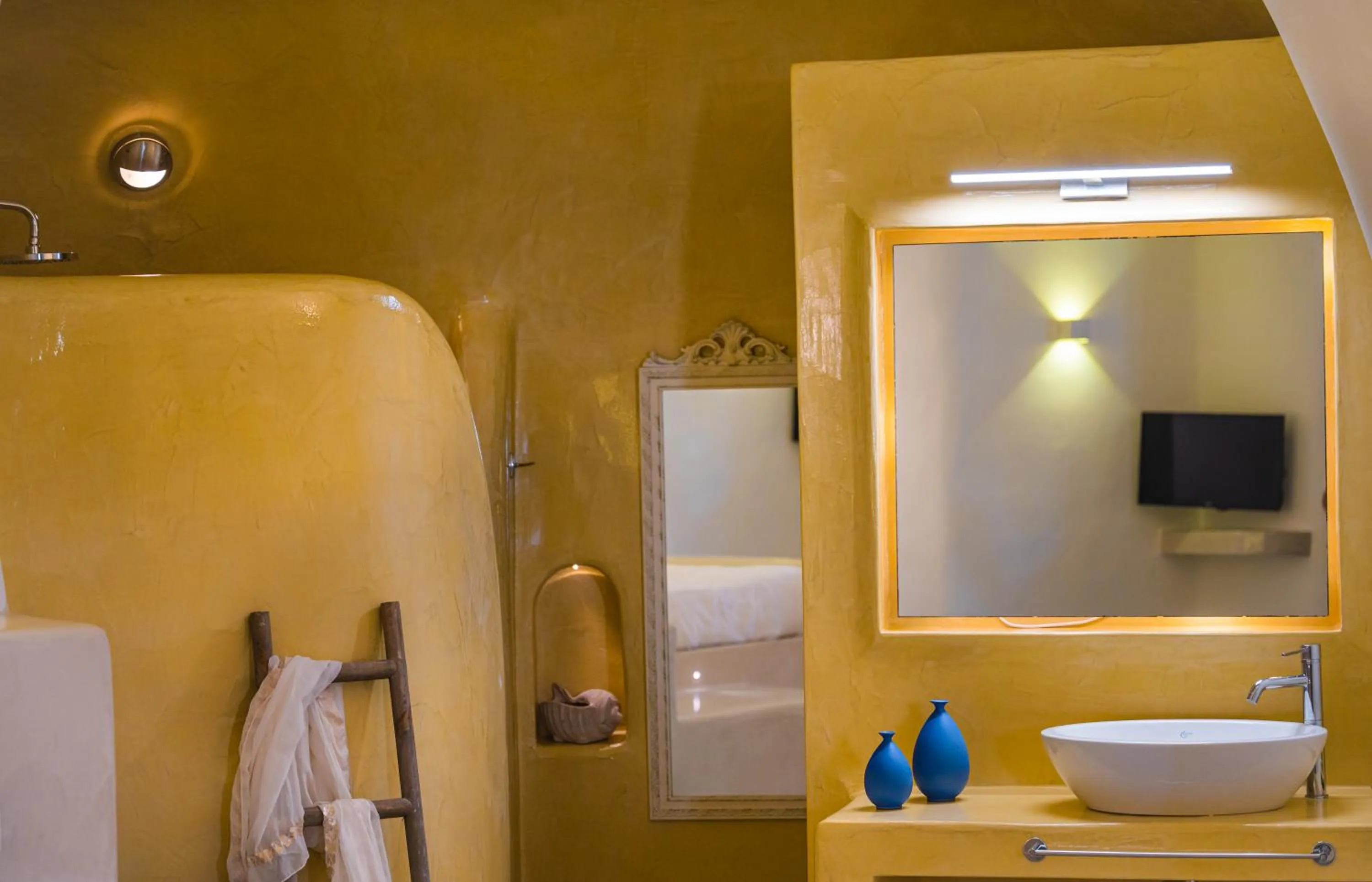 Santoterra Antigua Suites