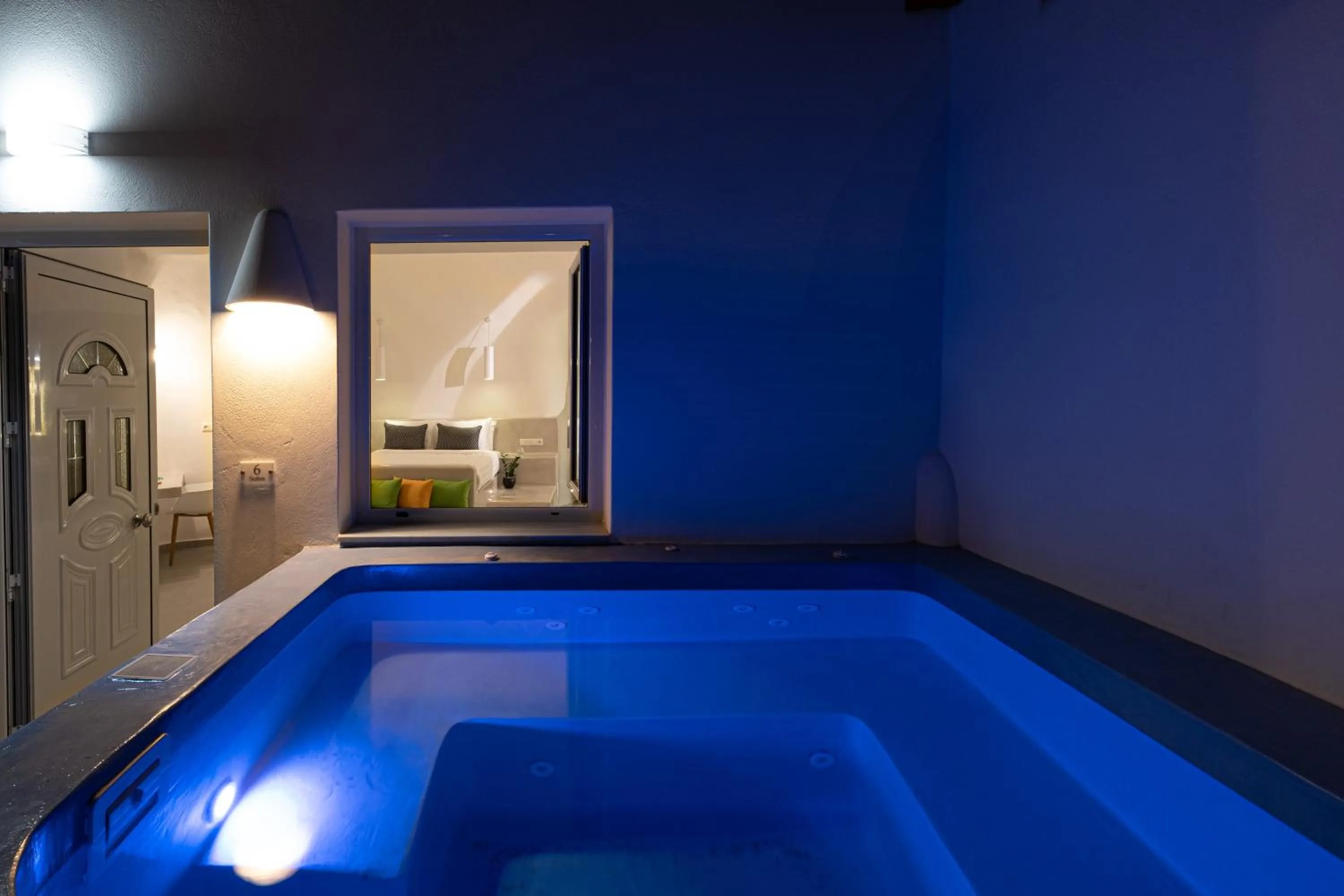 Hot Tub in Santoterra Antigua Suites