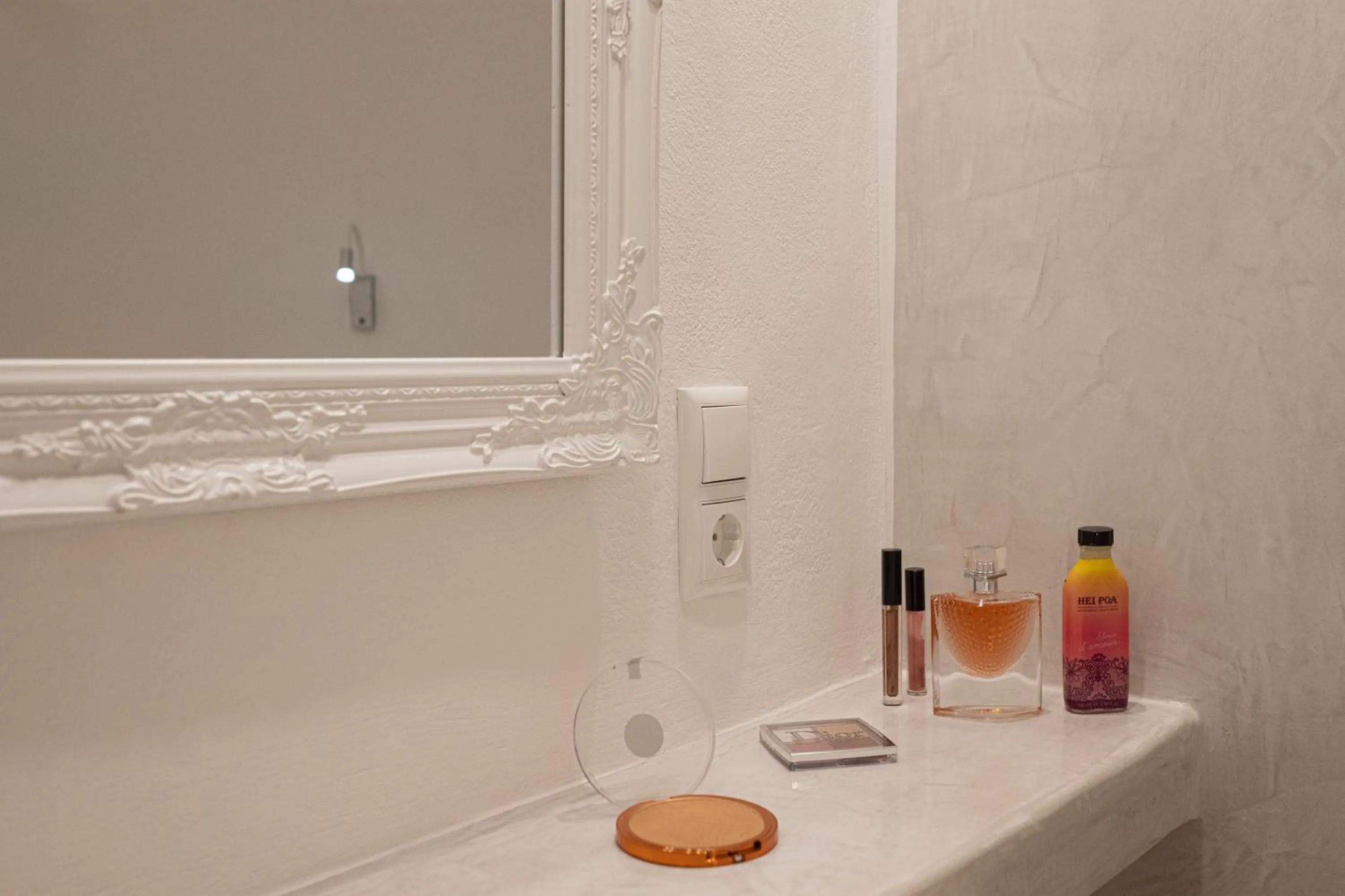 Santoterra Antigua Suites