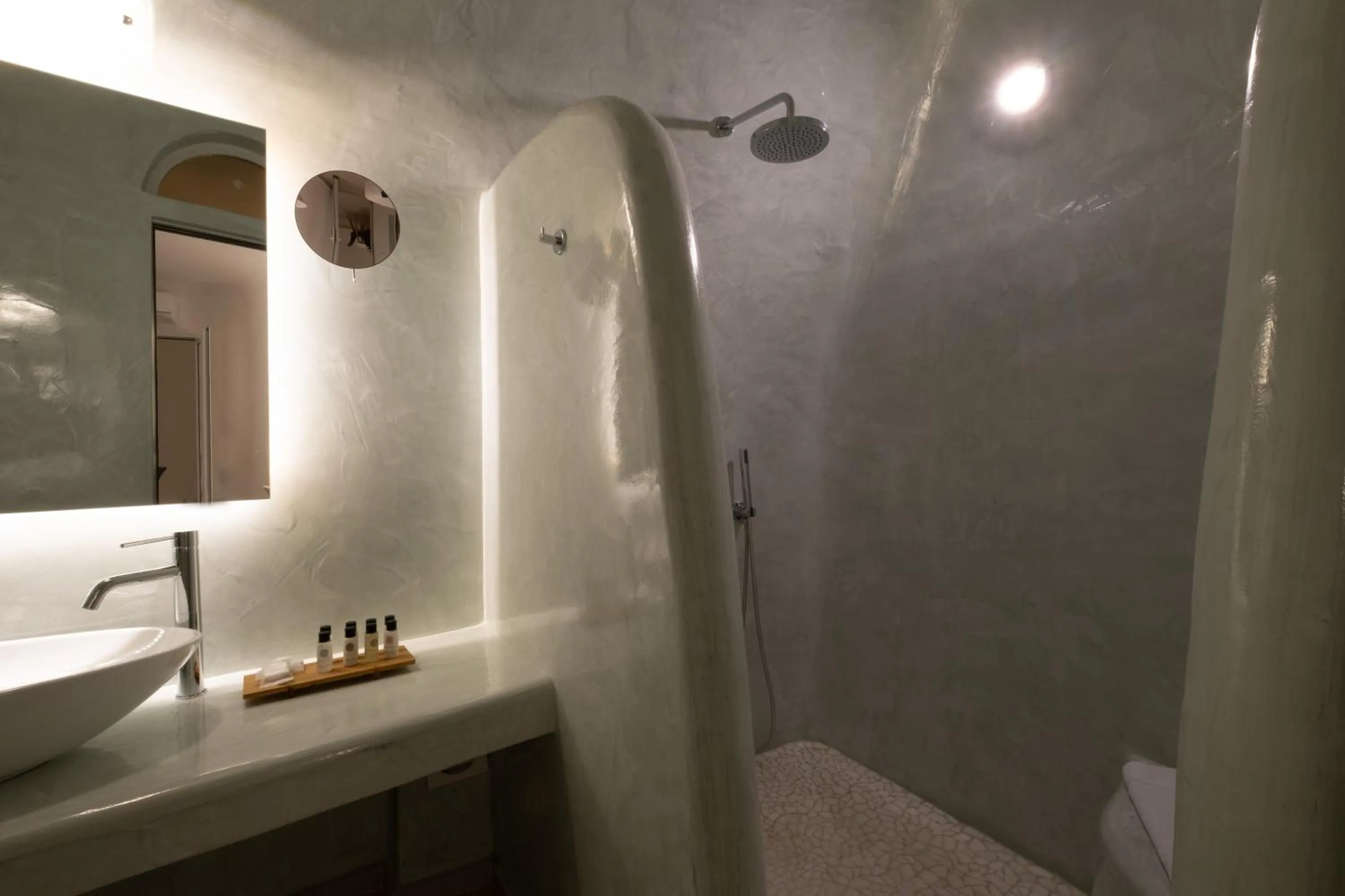 Bathroom in Santoterra Antigua Suites