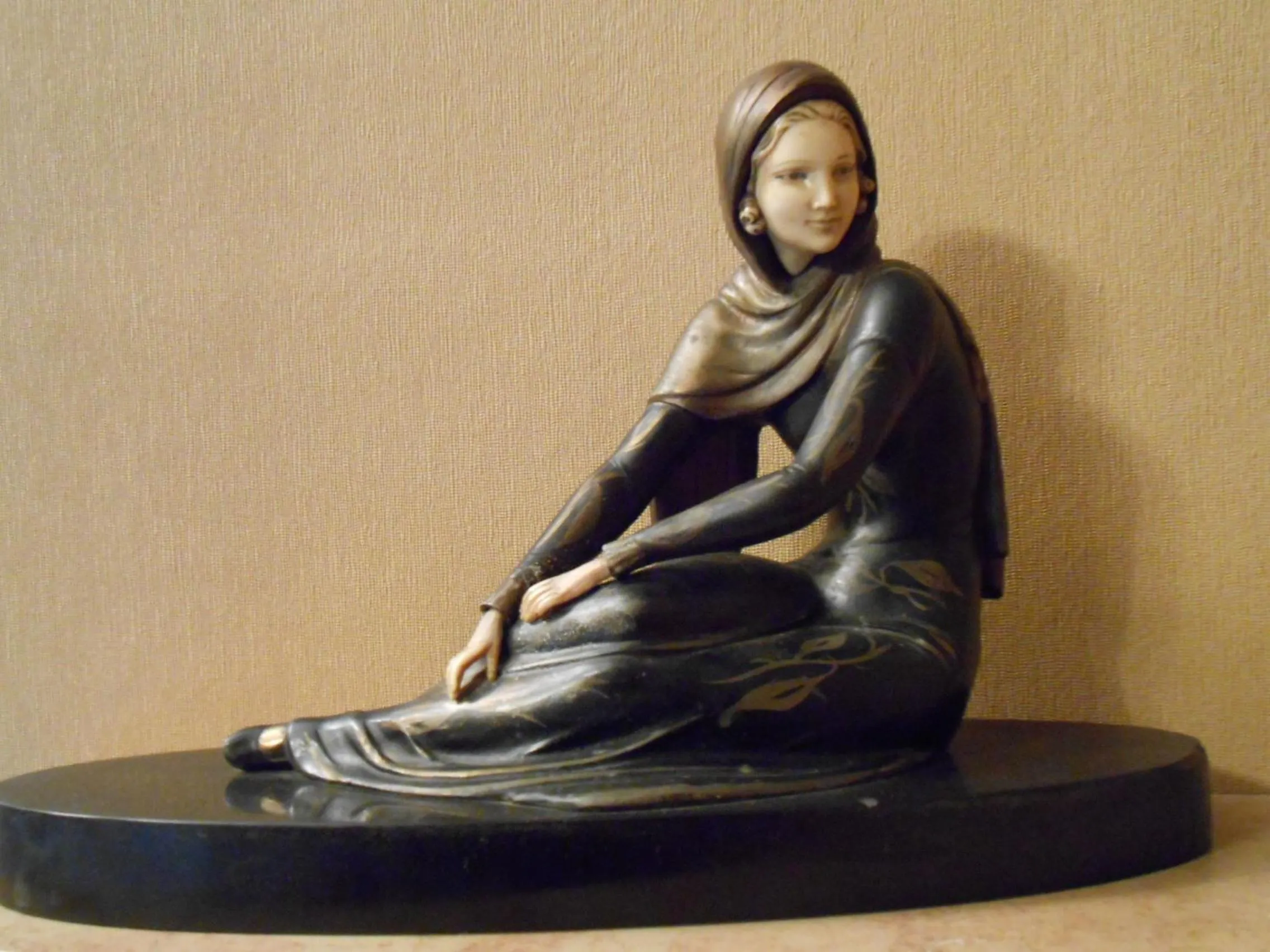 Decorative detail in La Passagere