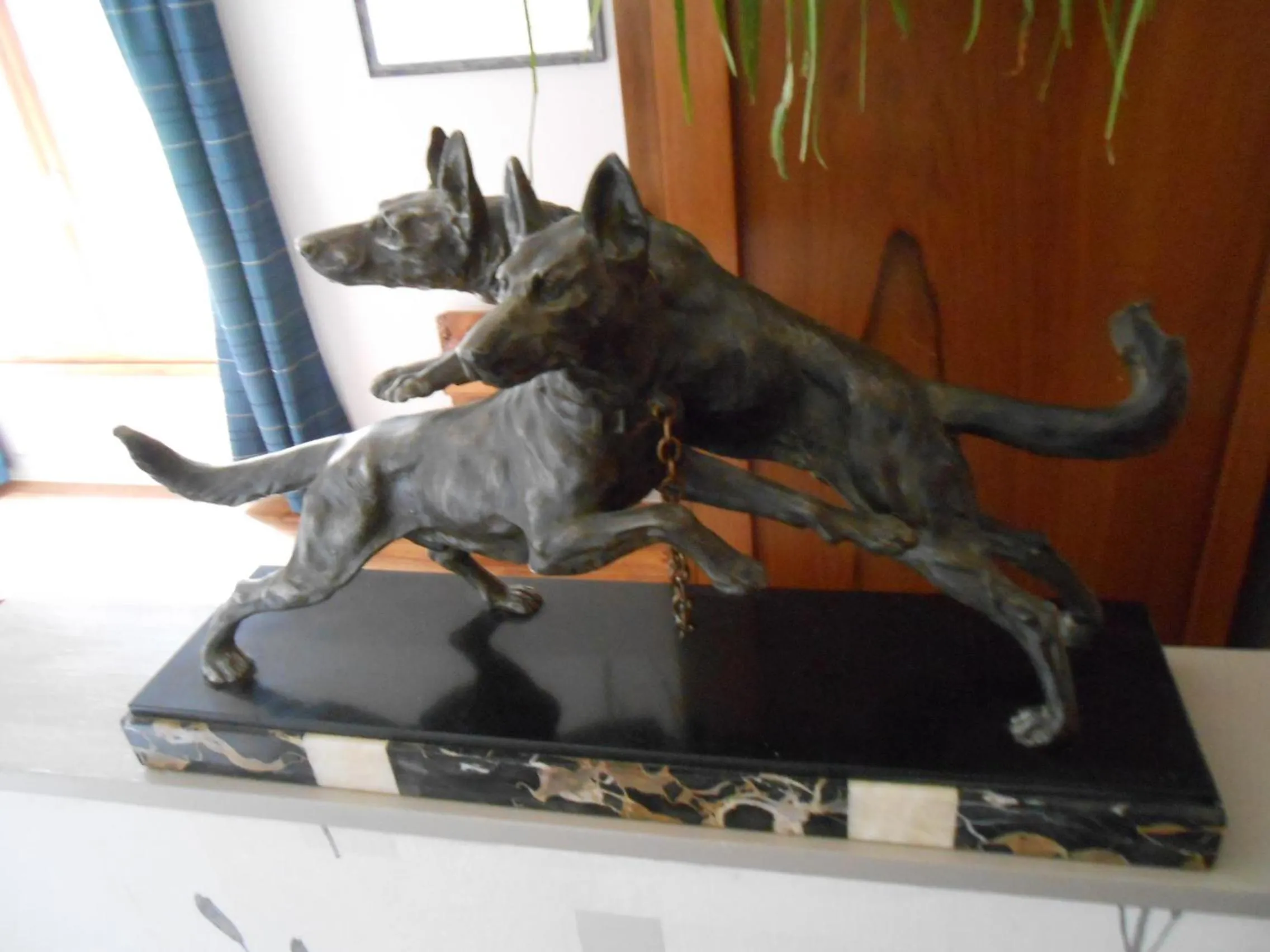 Decorative detail in La Passagere