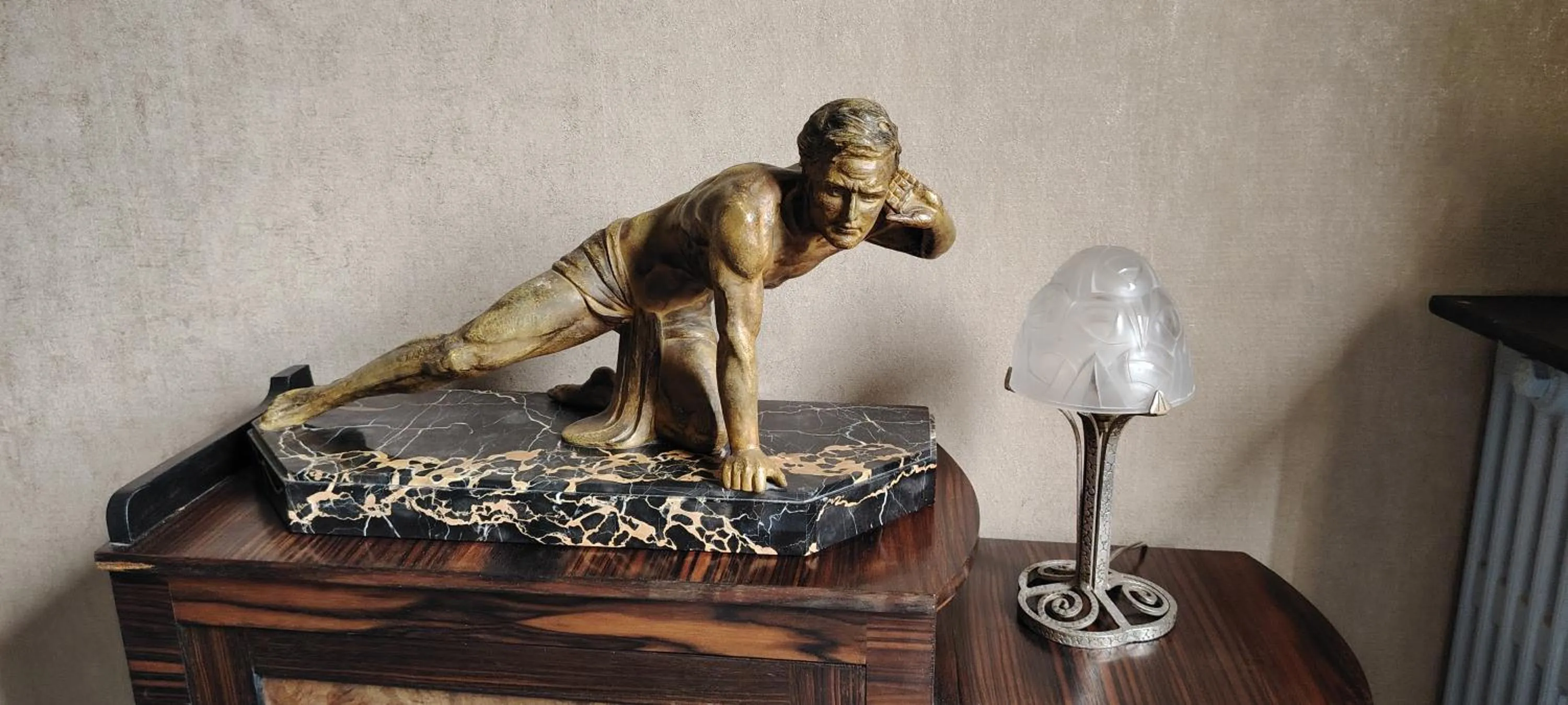 Decorative detail in La Passagere