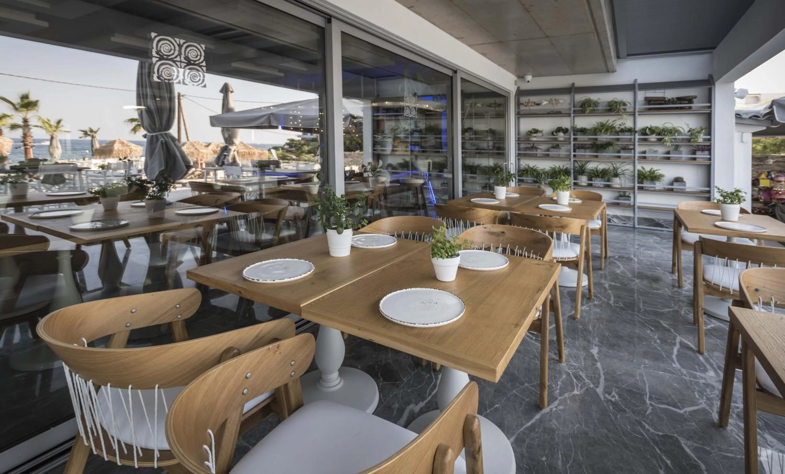 Restaurant/places to eat in Glaros Royal Beach Hotel