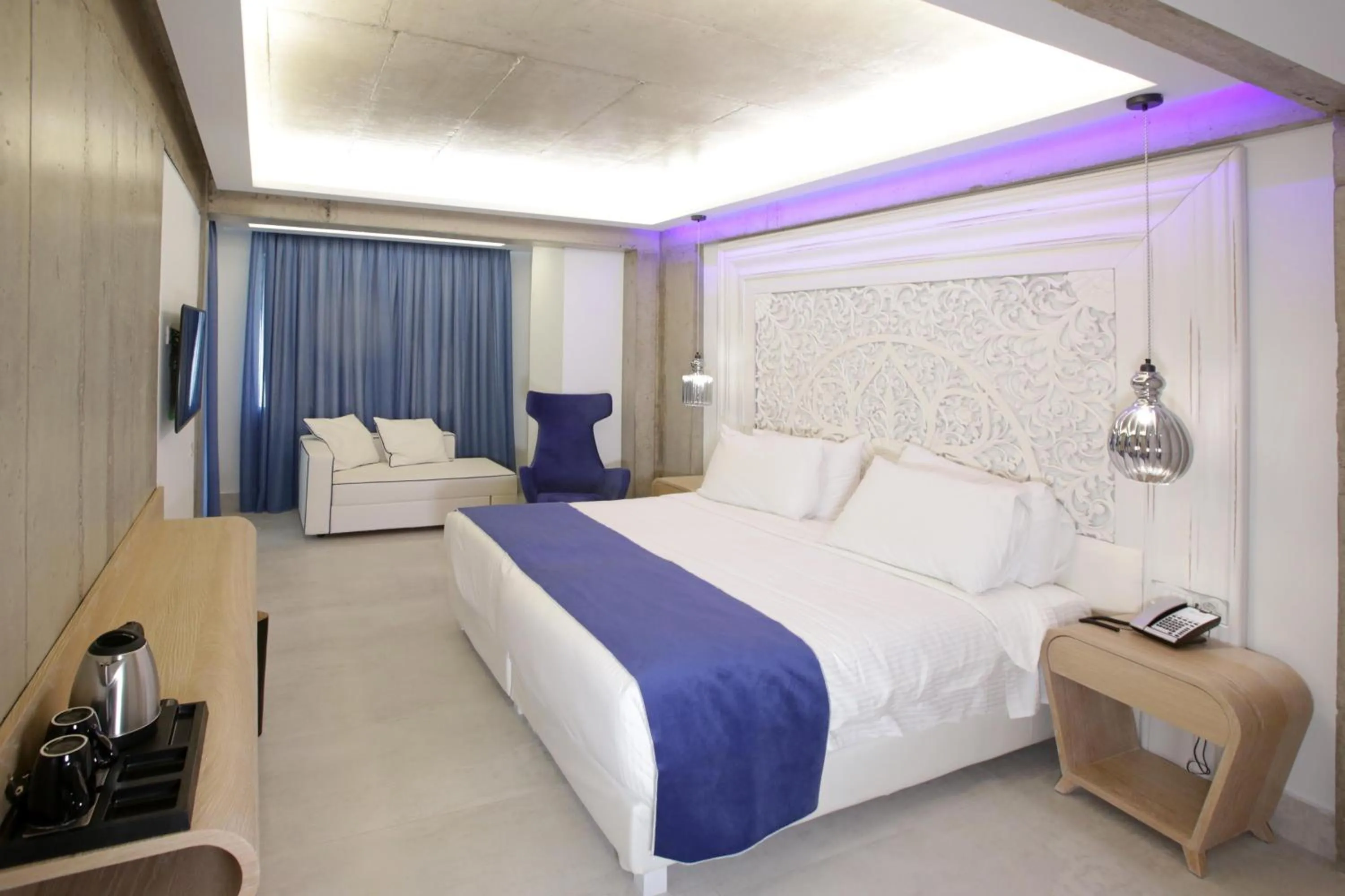 Bedroom, Bed in Glaros Royal Beach Hotel