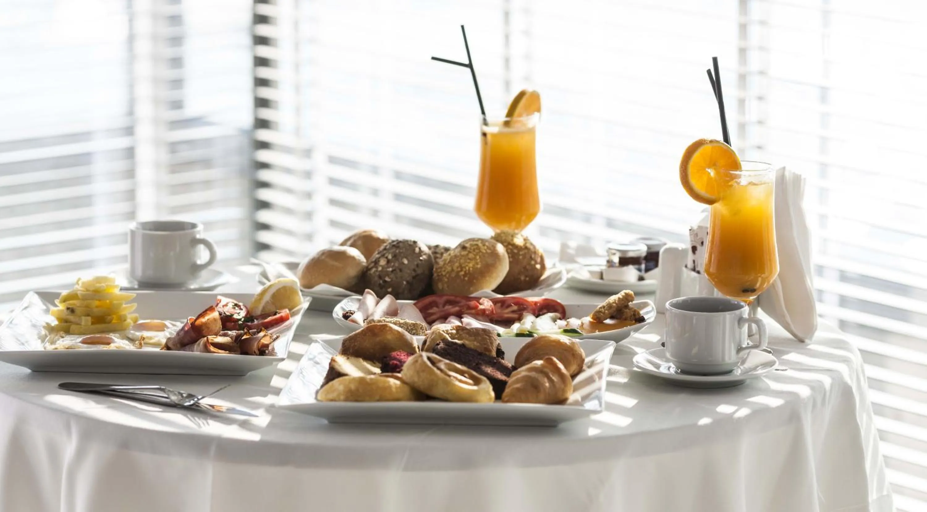 Breakfast in Glaros Royal Beach Hotel