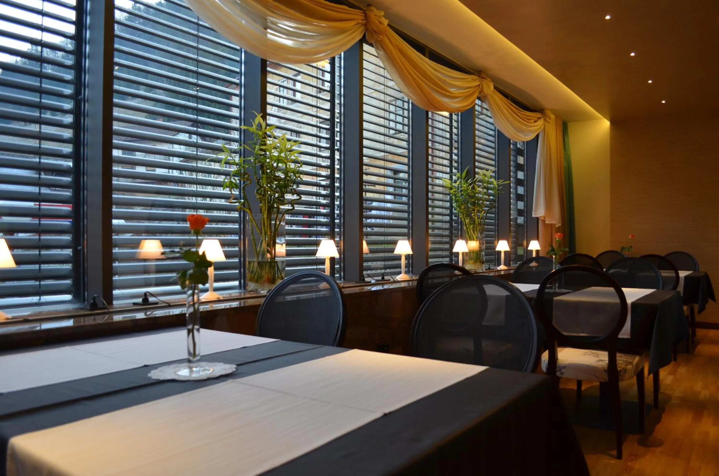 Restaurant/places to eat in Hotel Jozef