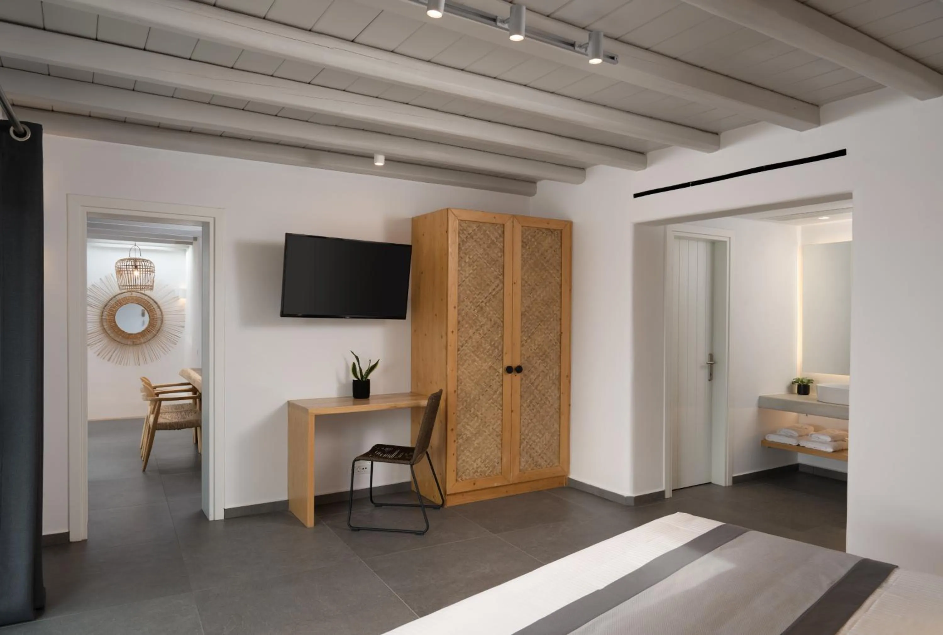 Shower in Ikies of Mykonos