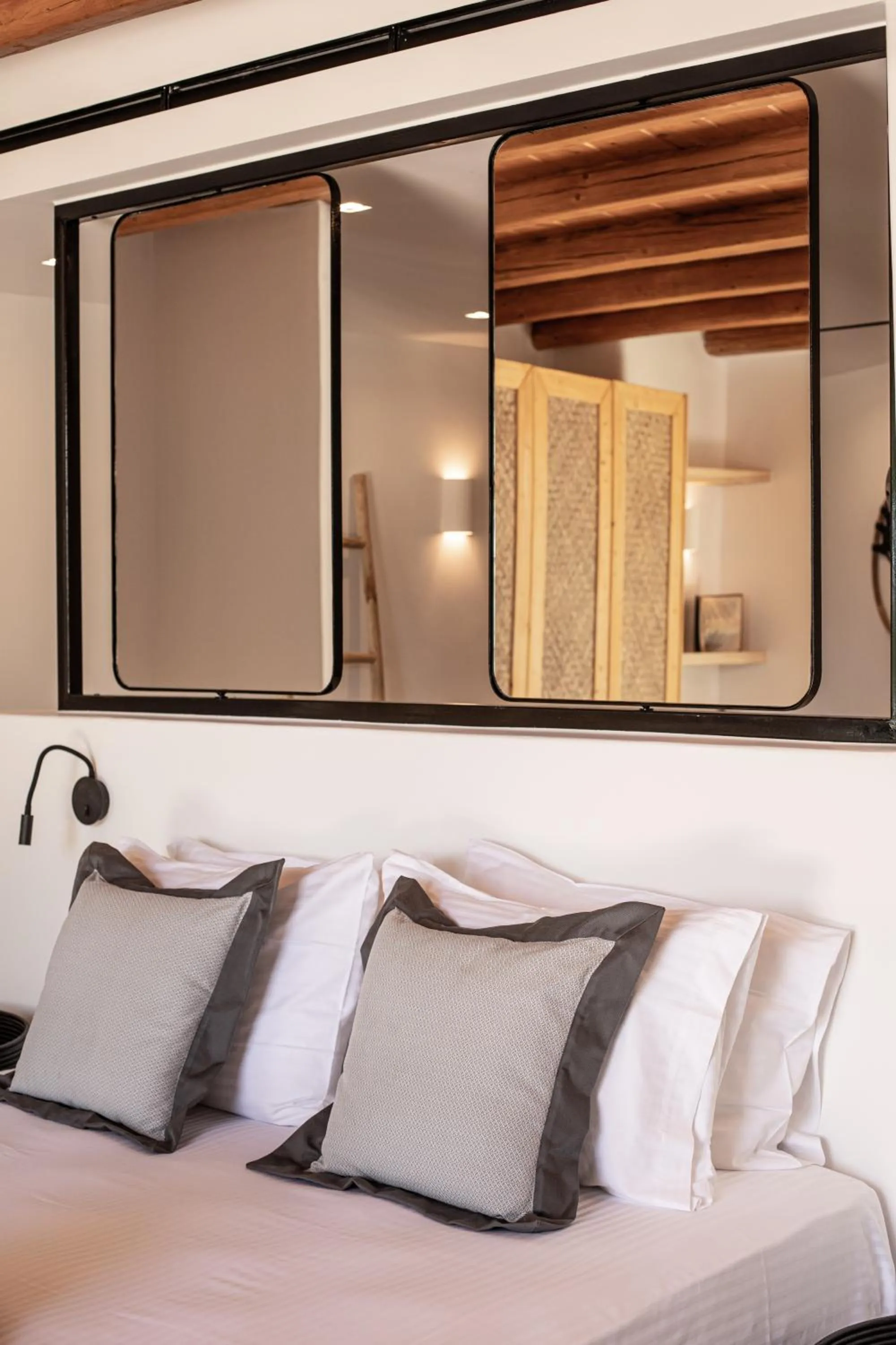 Decorative detail, Bed in Ikies of Mykonos