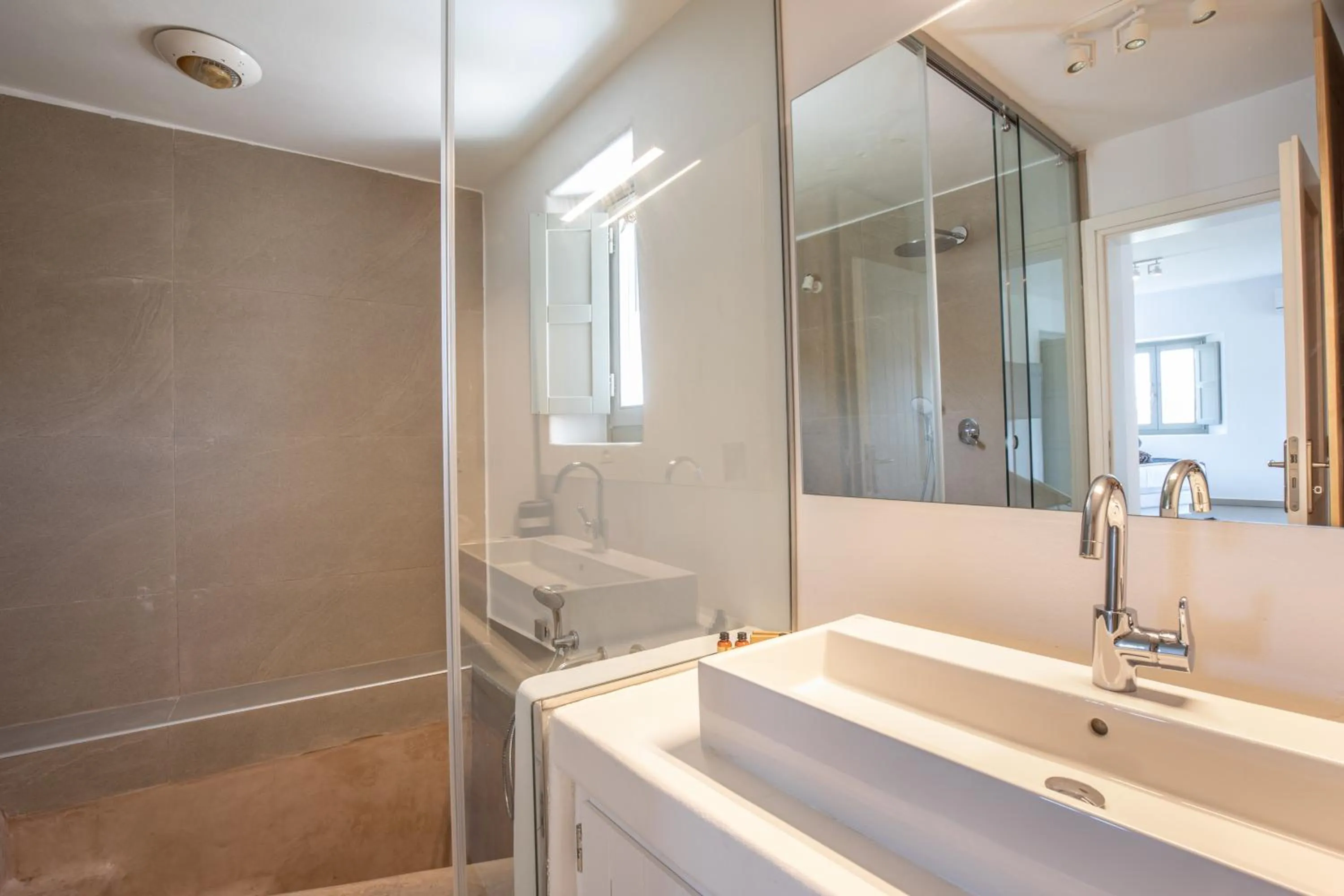 Shower in Ikies of Mykonos