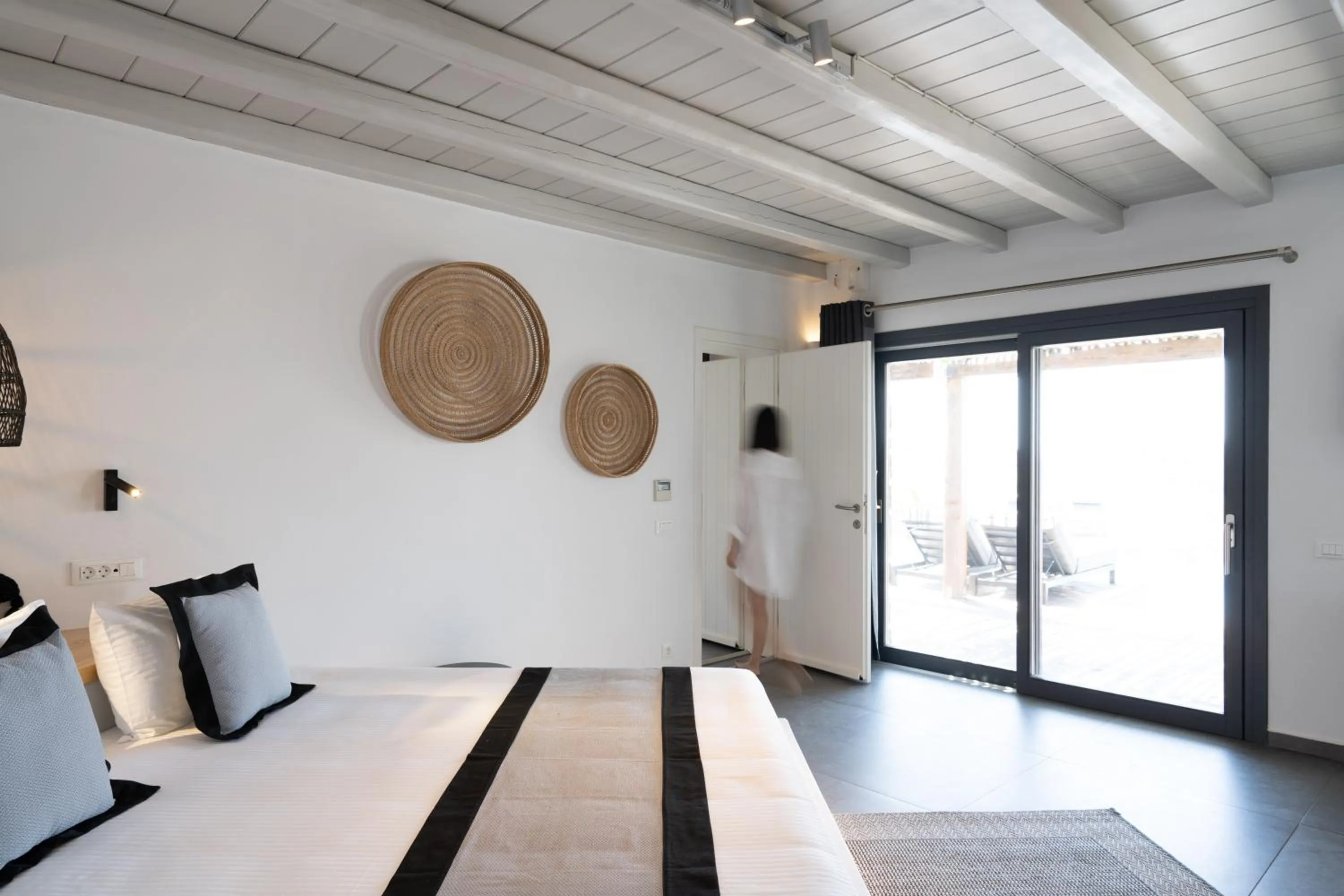 Photo of the whole room, Bed in Ikies of Mykonos