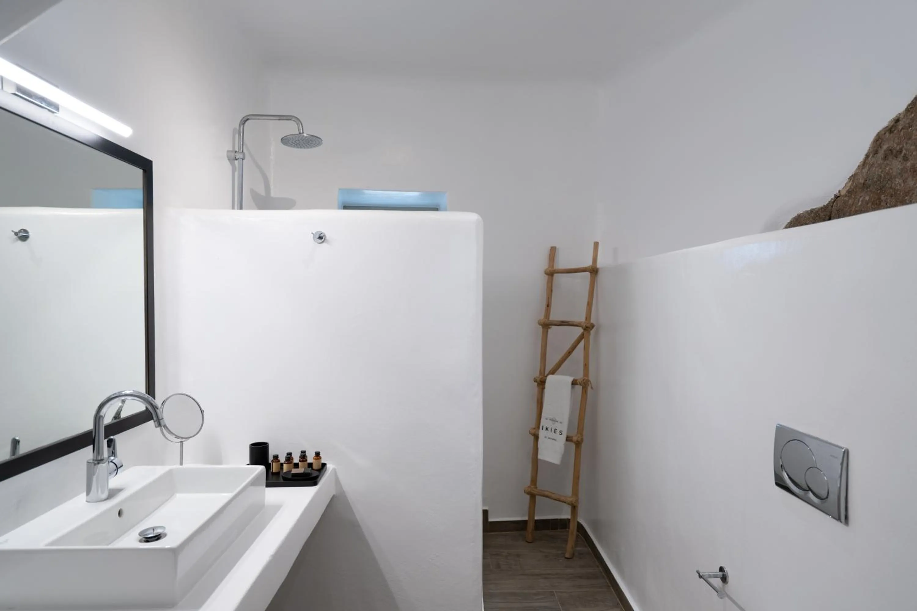 Shower in Ikies of Mykonos