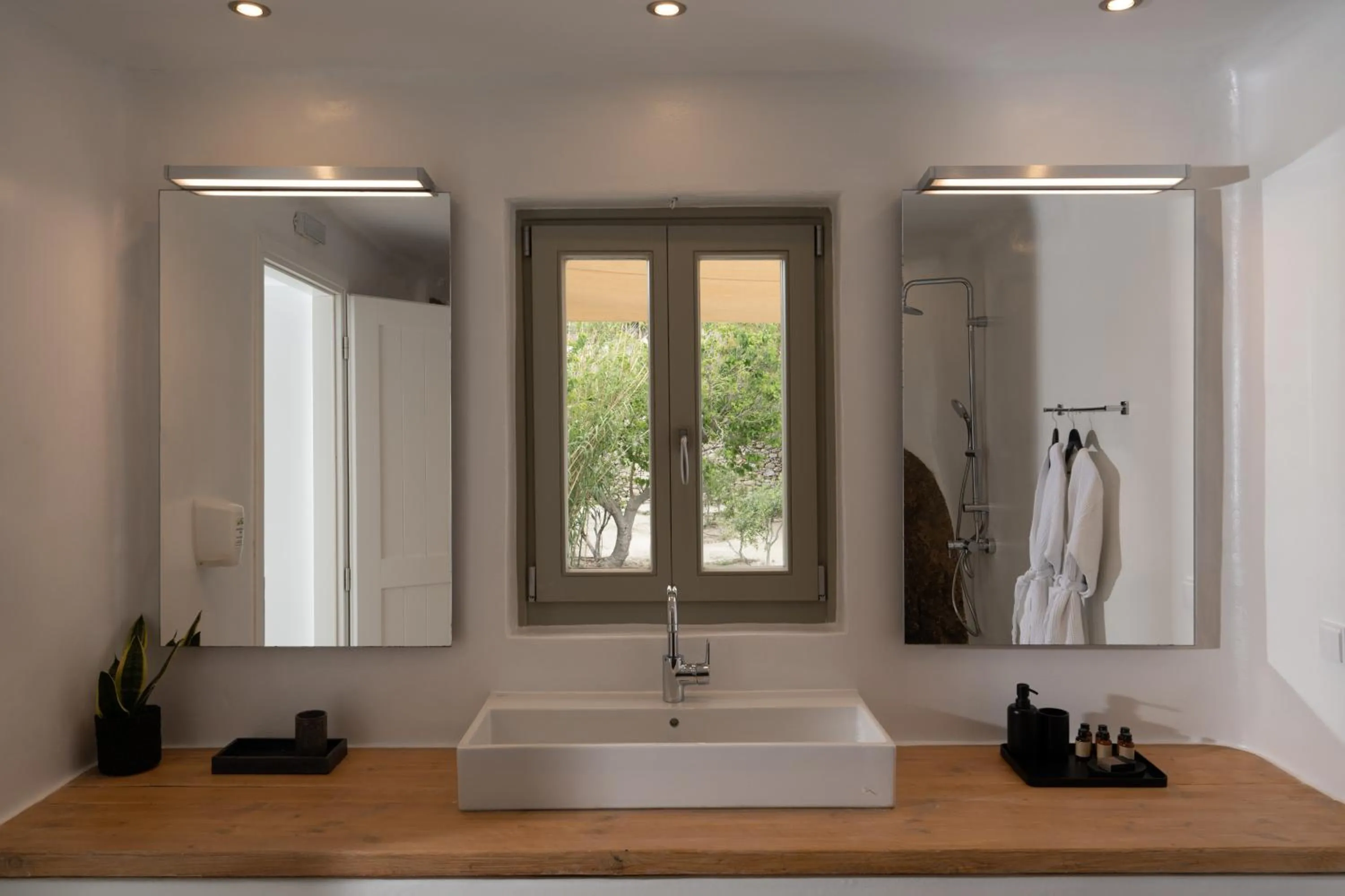 Bathroom in Ikies of Mykonos