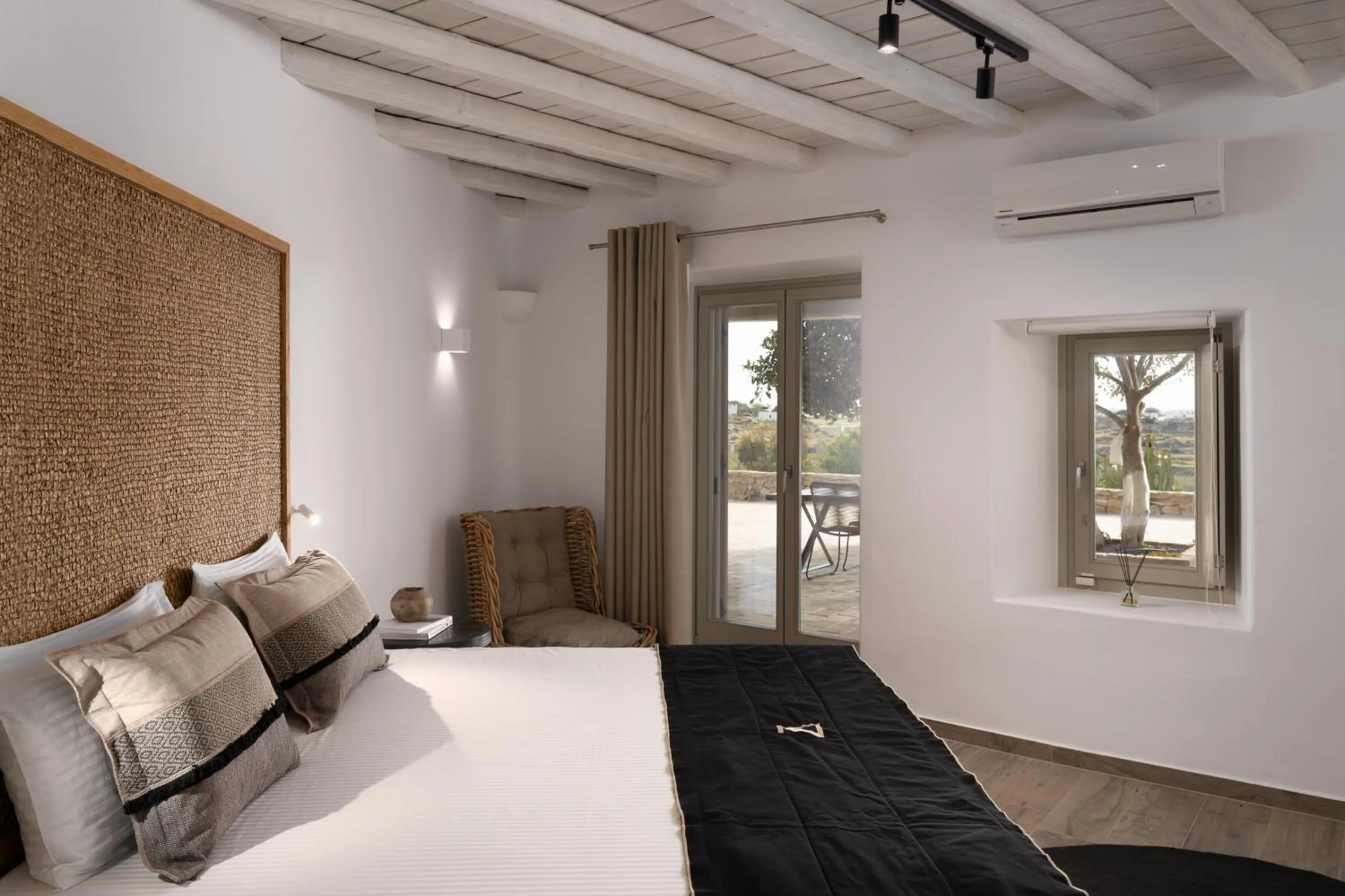 Bed in Ikies of Mykonos