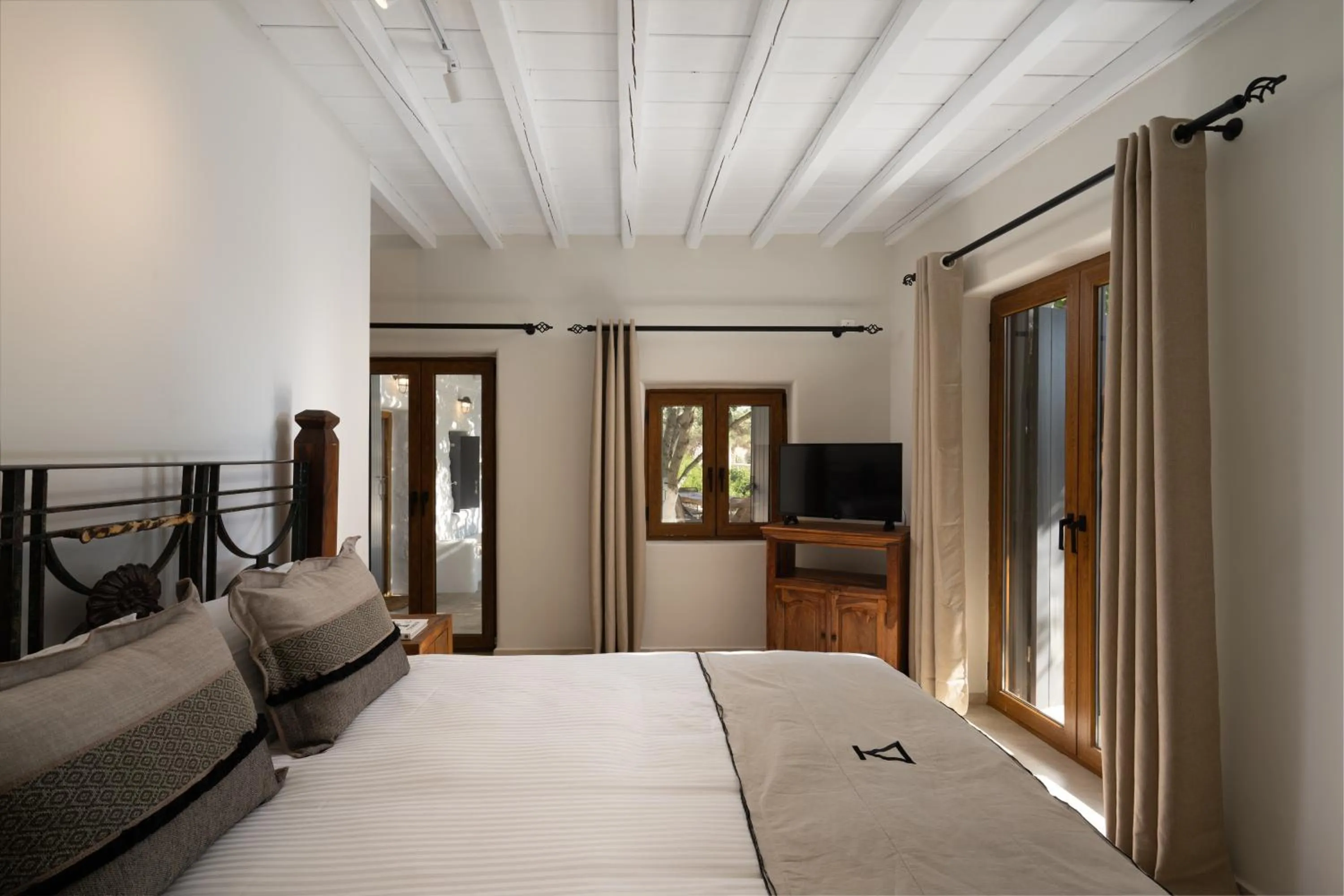 Bedroom, Bed in Ikies of Mykonos