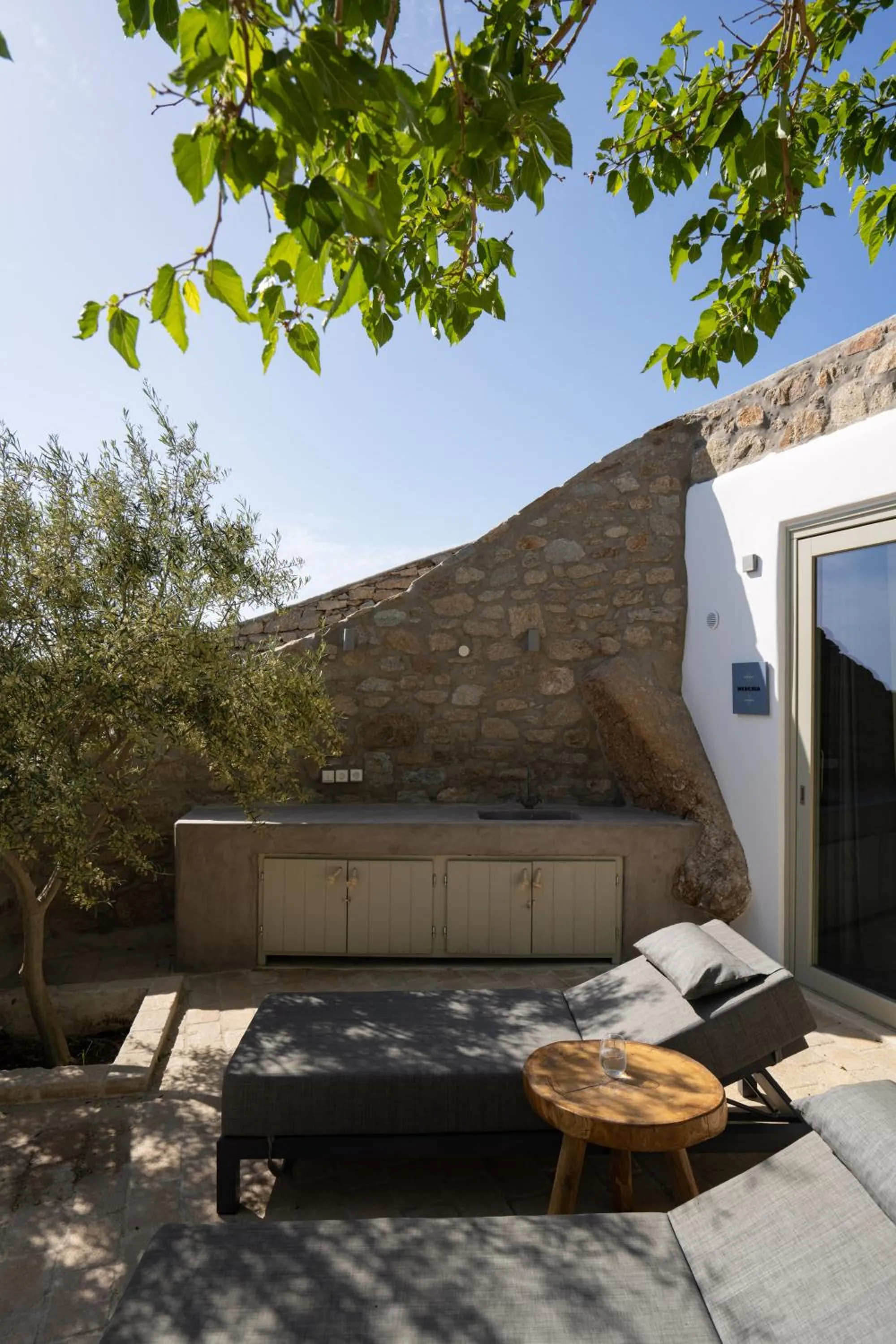 Patio in Ikies of Mykonos